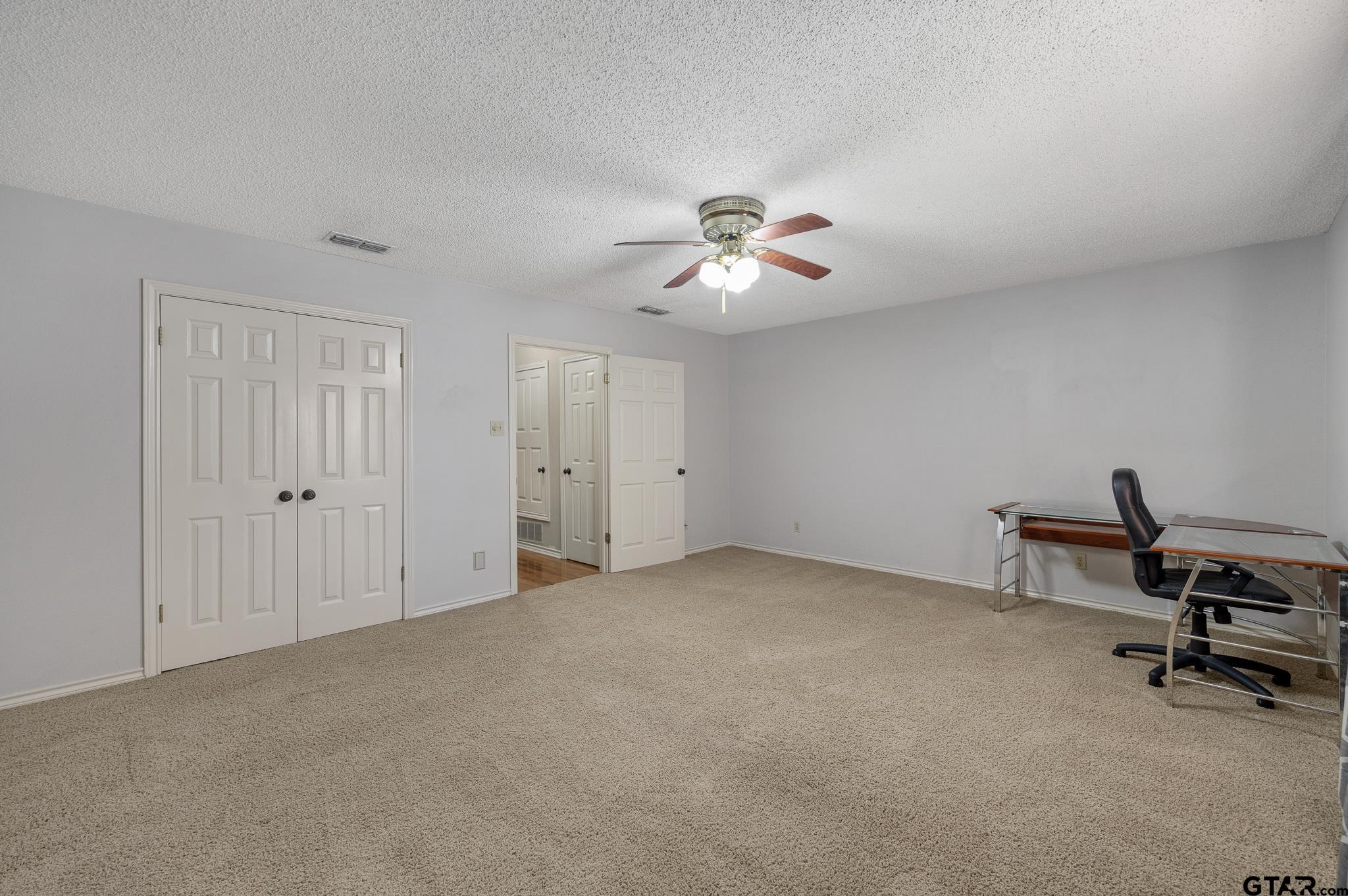 Tyler, Texas 75701, United States, 3 Bedrooms Bedrooms, ,3 BathroomsBathrooms,Residential,Active,31930