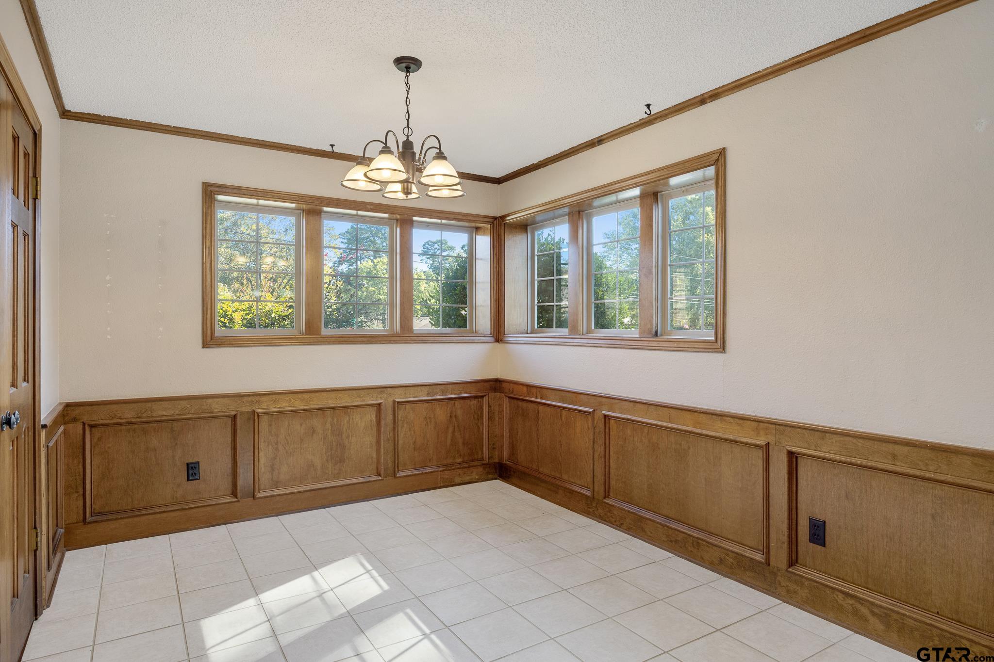 Tyler, Texas 75701, United States, 3 Bedrooms Bedrooms, ,3 BathroomsBathrooms,Residential,Active,31930