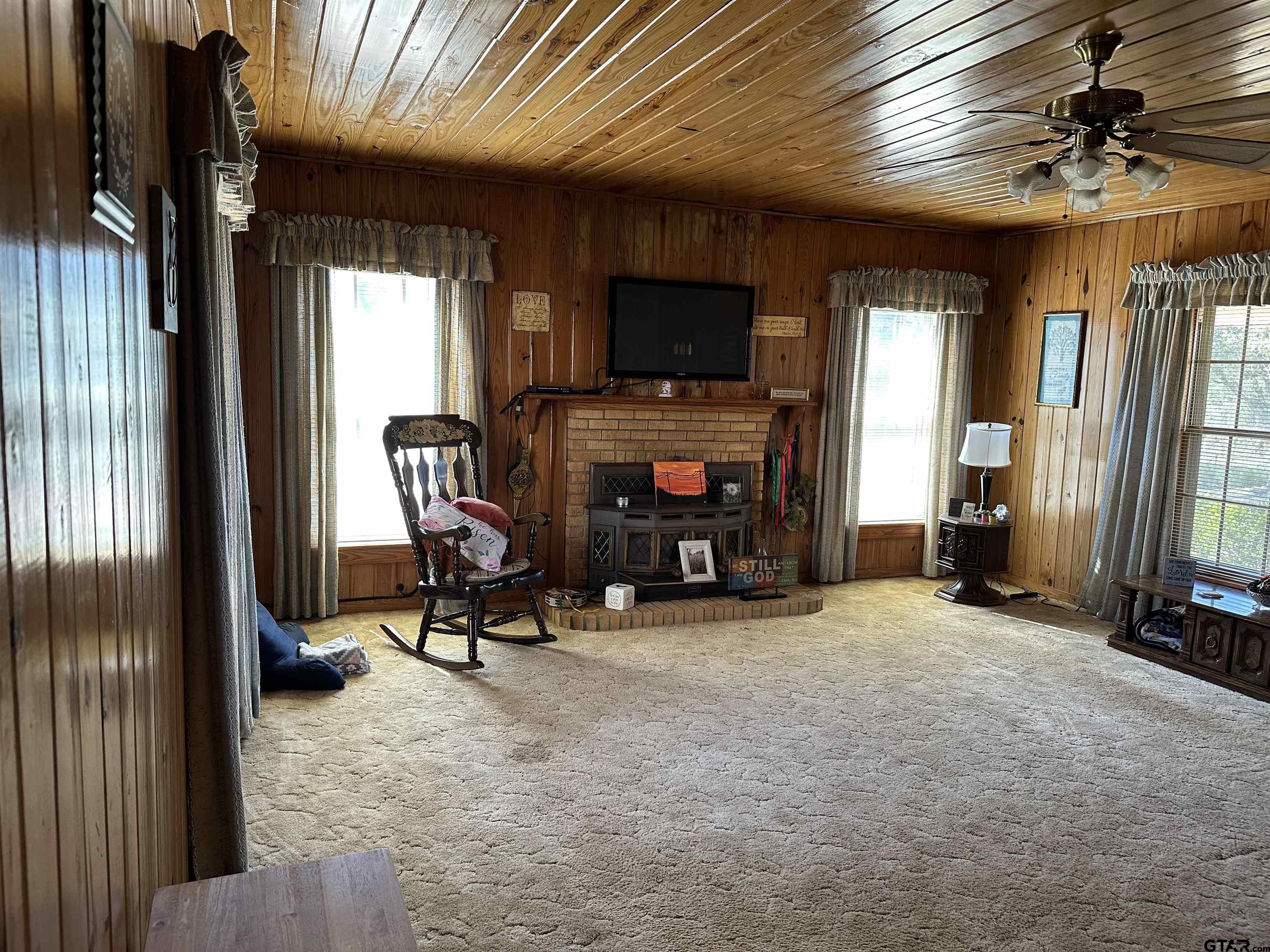 298 Sand Flat Road / CR 2501