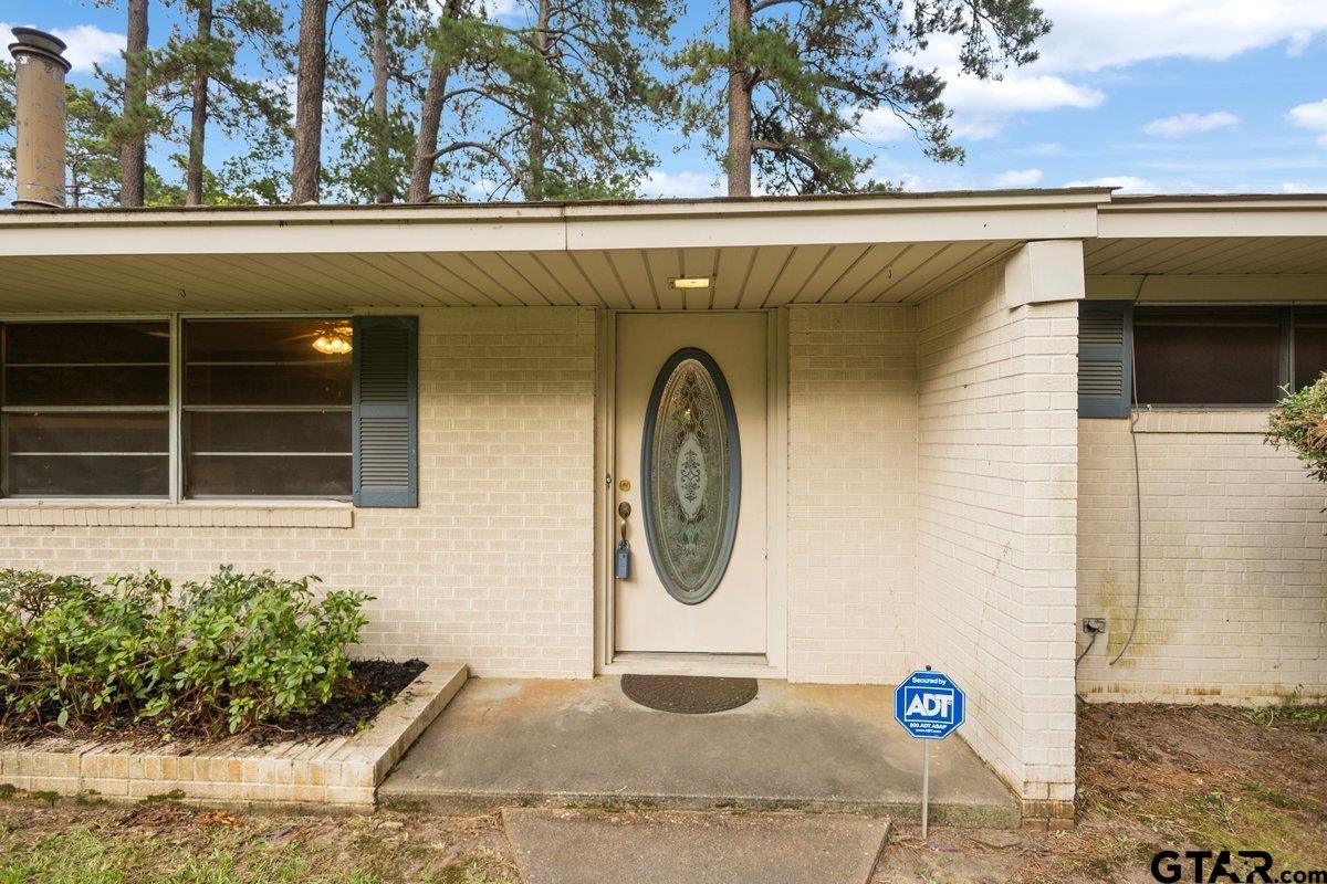 1208 N St. Mary St.