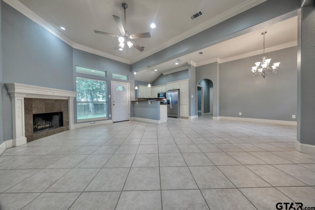 2136 Haverhill Rd