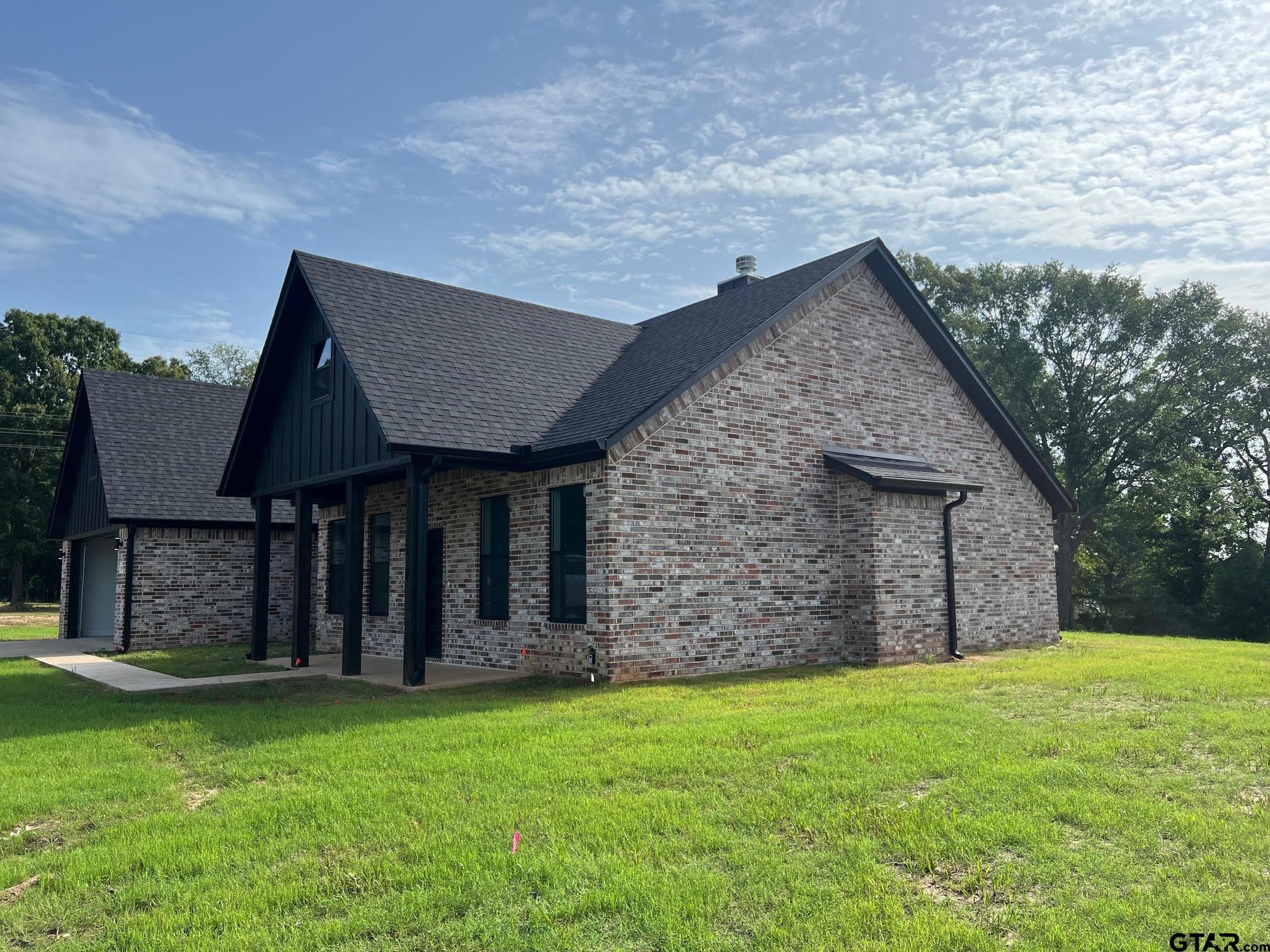 127 BIG OAKS RD
