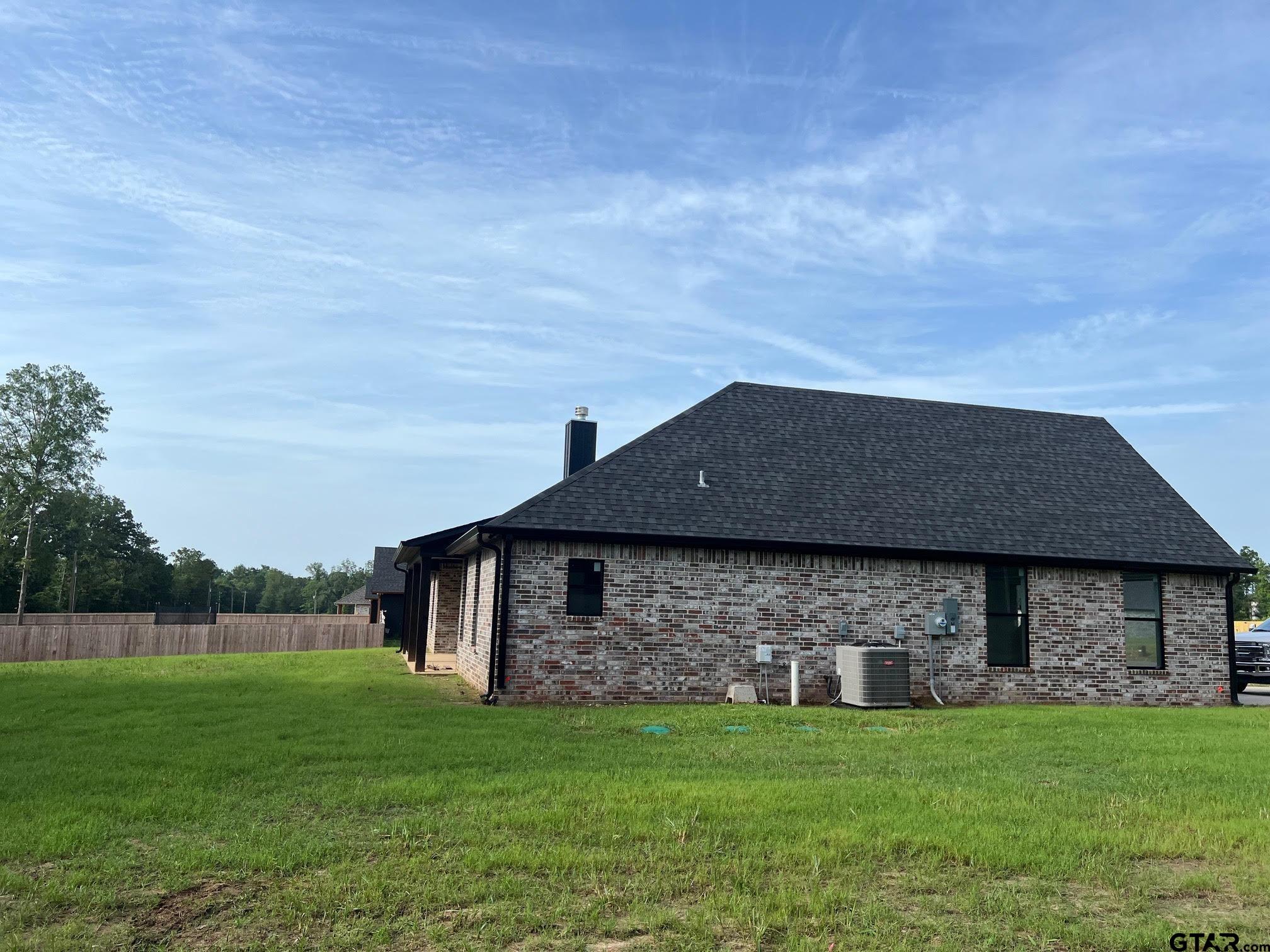 127 BIG OAKS RD