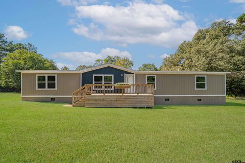 1506 1/2 S Front Overton TX 75684