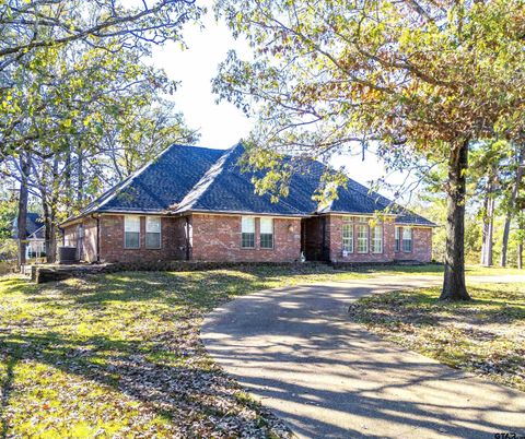 A home in Lindale