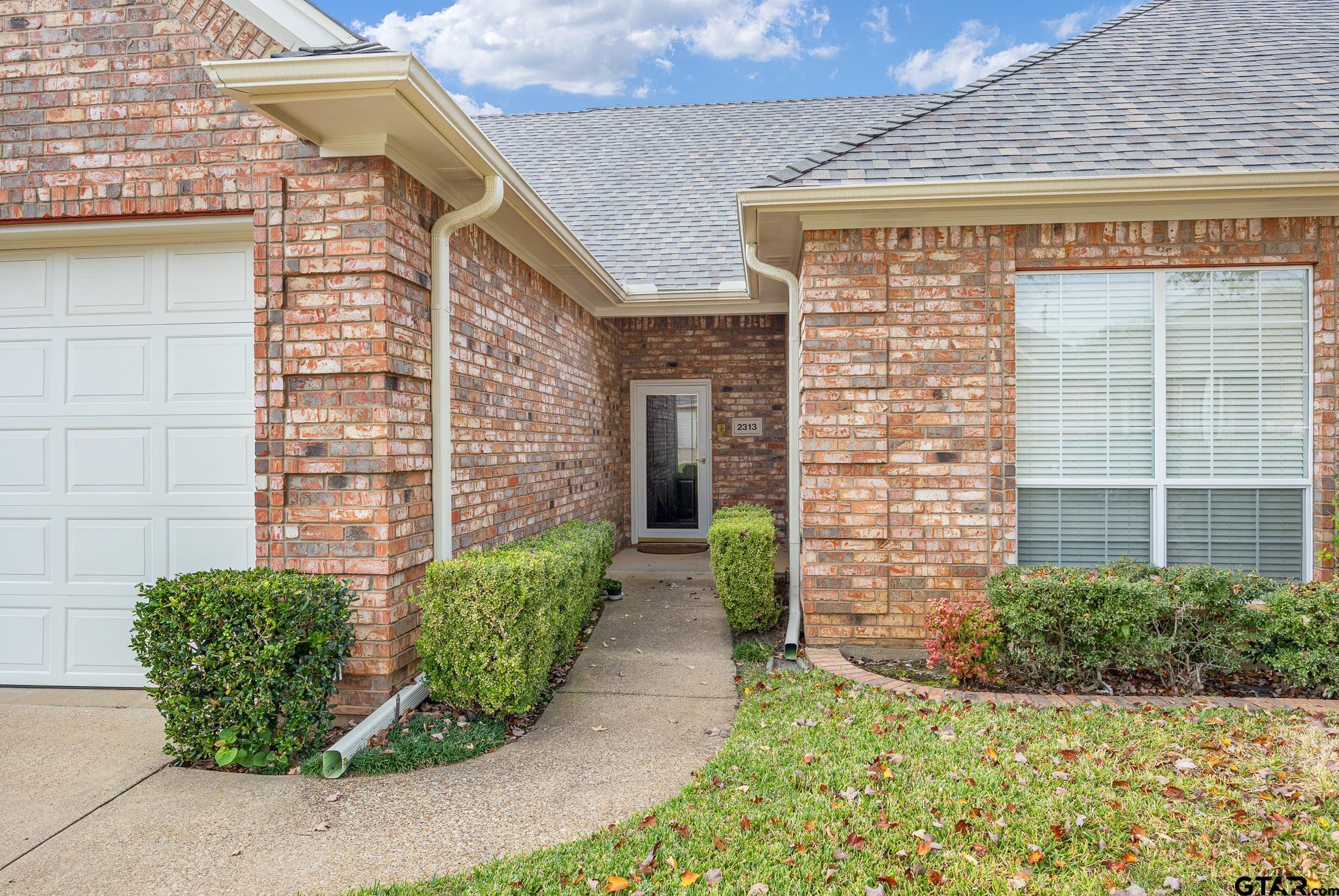 2313 Dietz Ln
