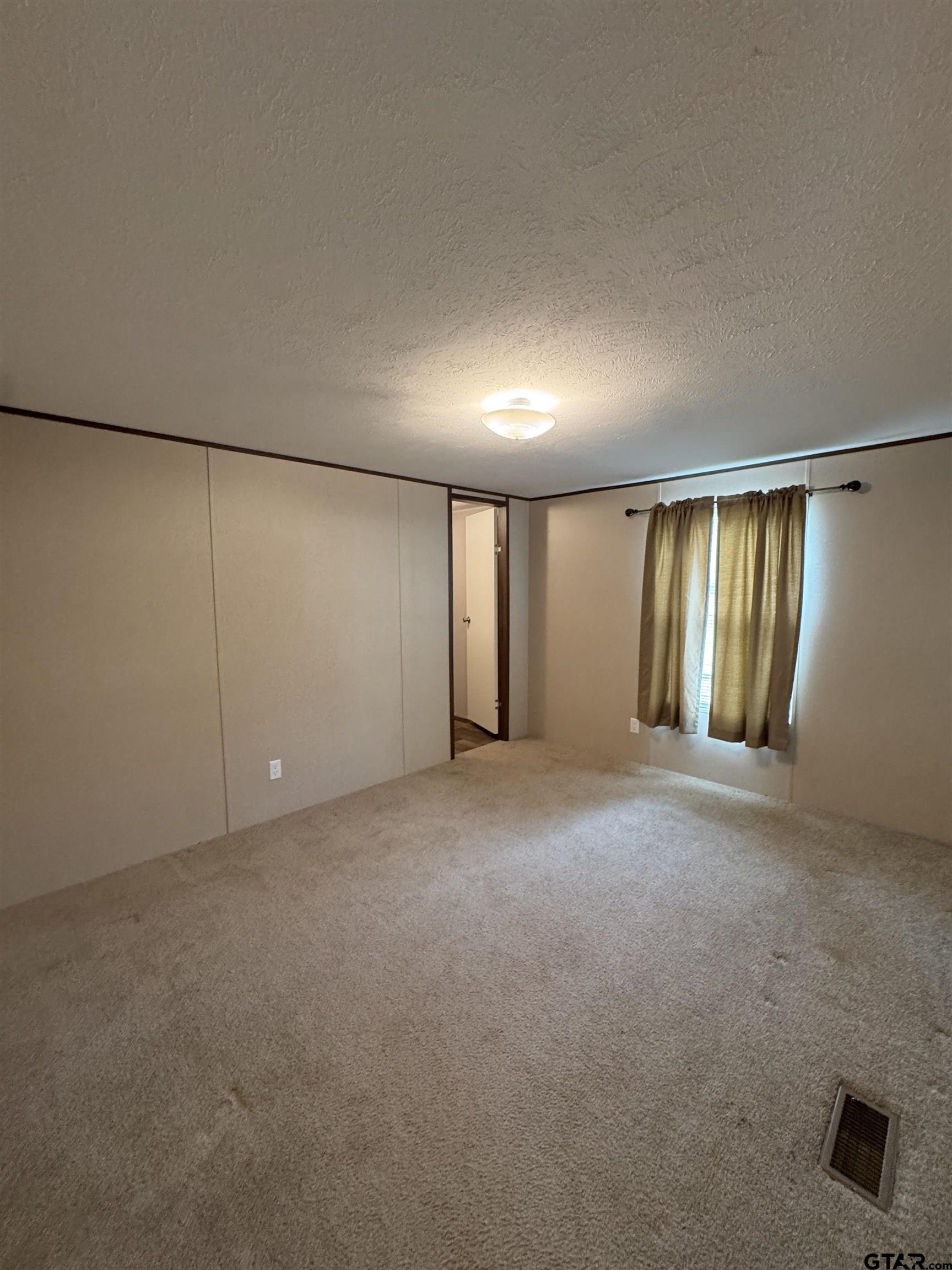 653 - 703 N Royal Dr