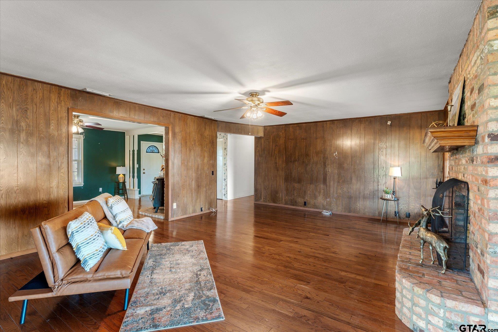 8164 County Road 1200