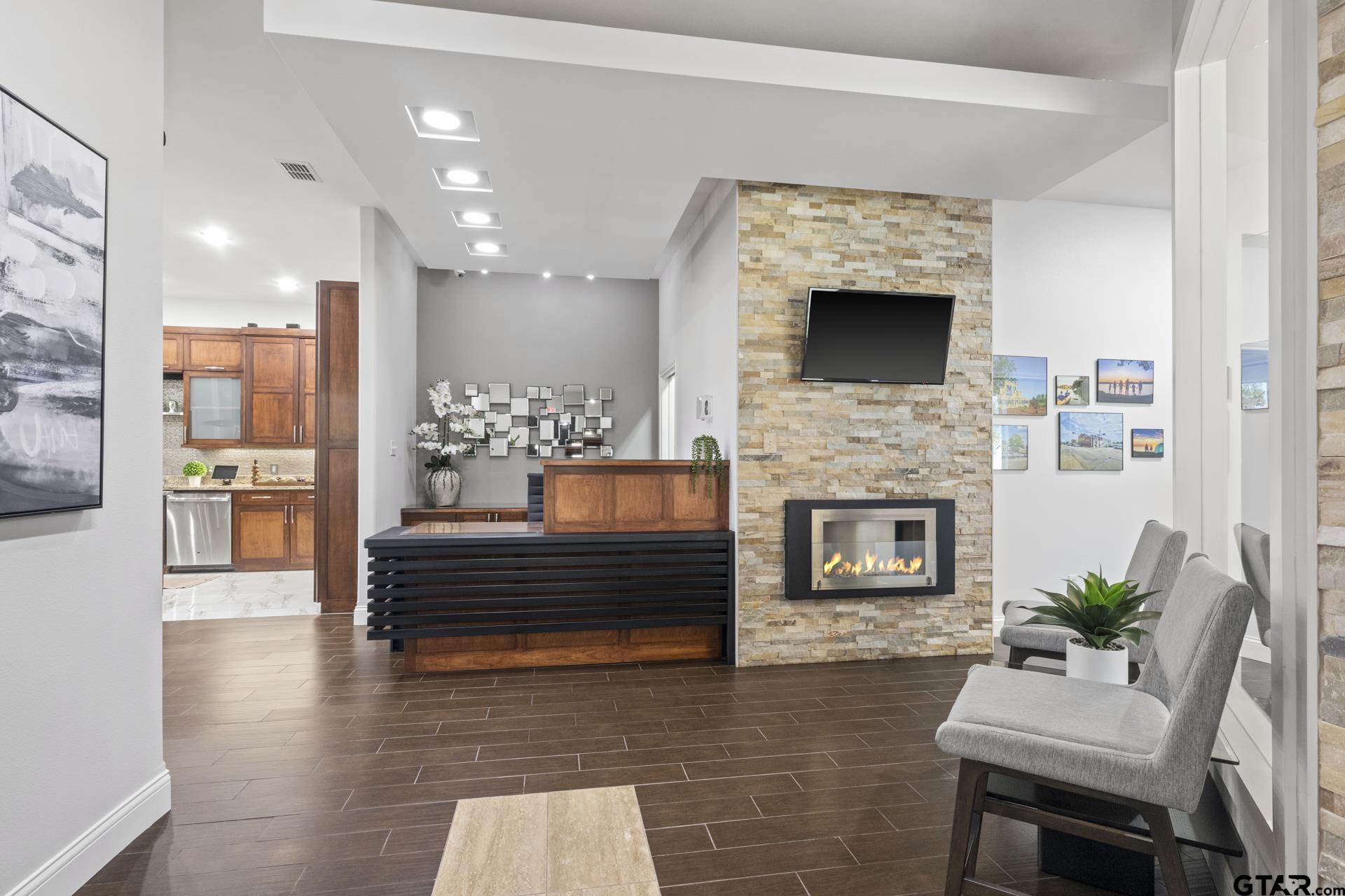 802 N Jefferson