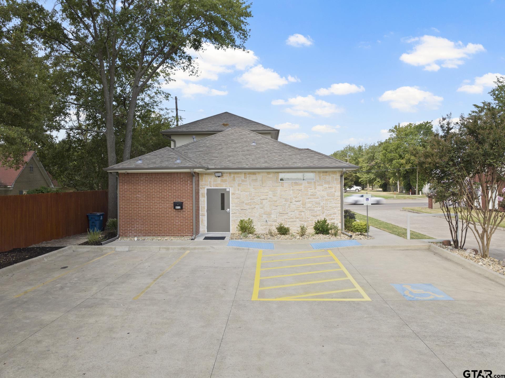 802 N Jefferson