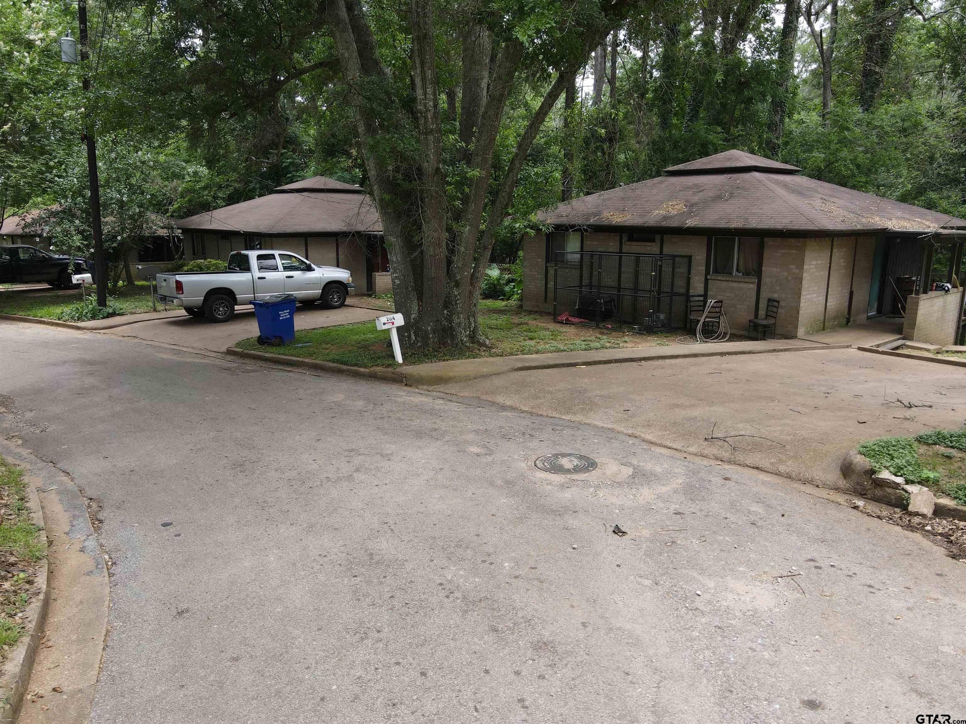 200,202,&204 Pineview