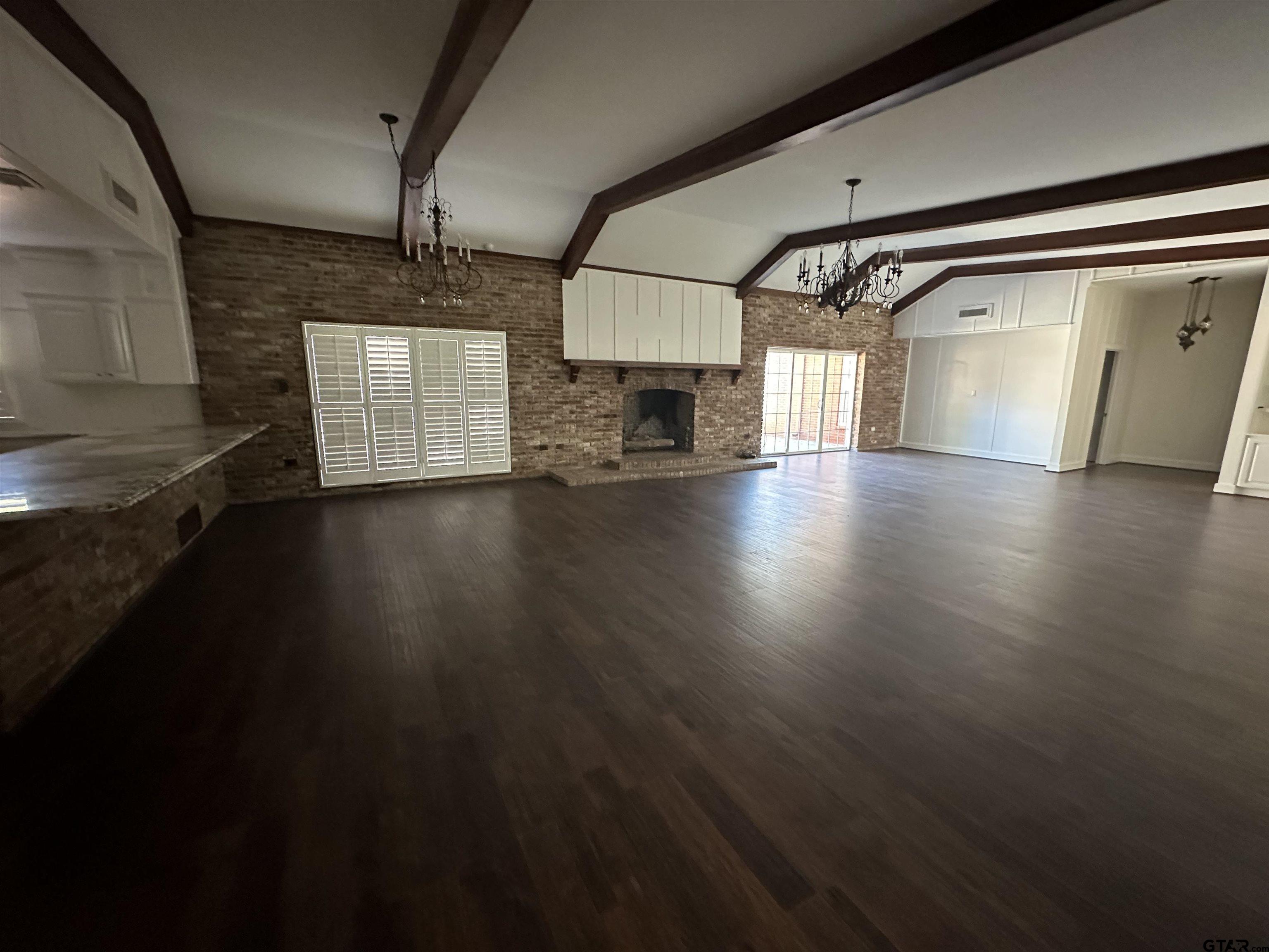 1212 Hillcrest