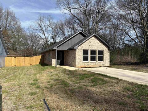 515 Giraud Mineola TX 75773