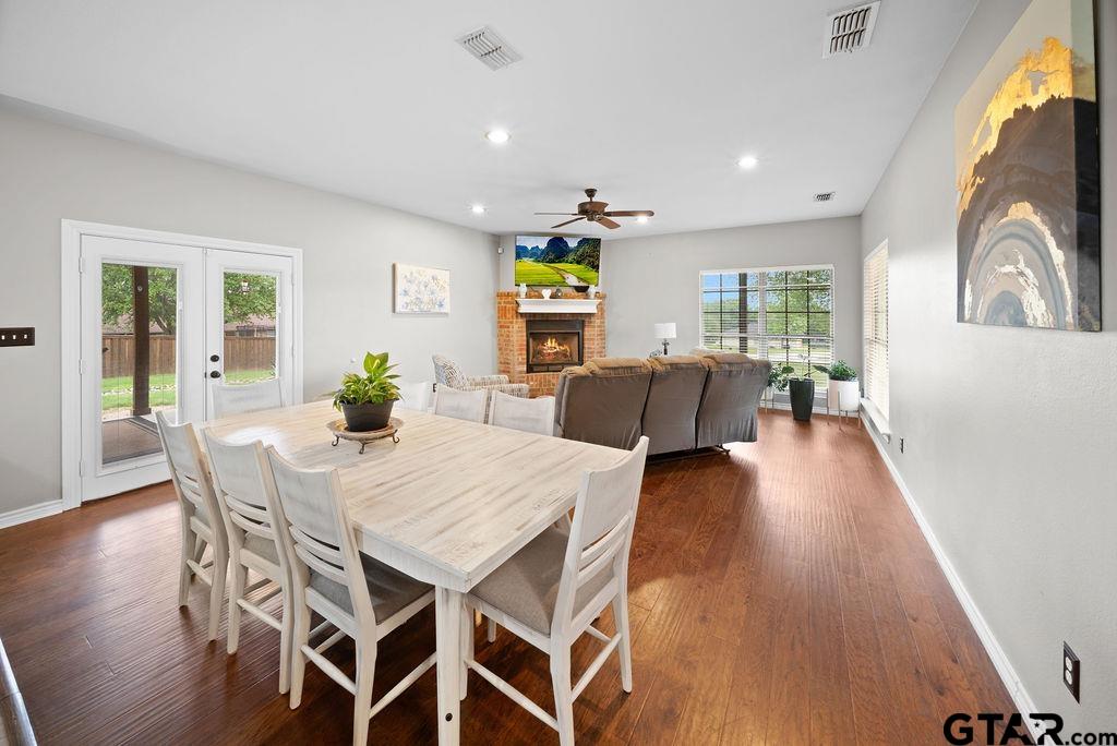 11906 Meadow Creek Dr.
