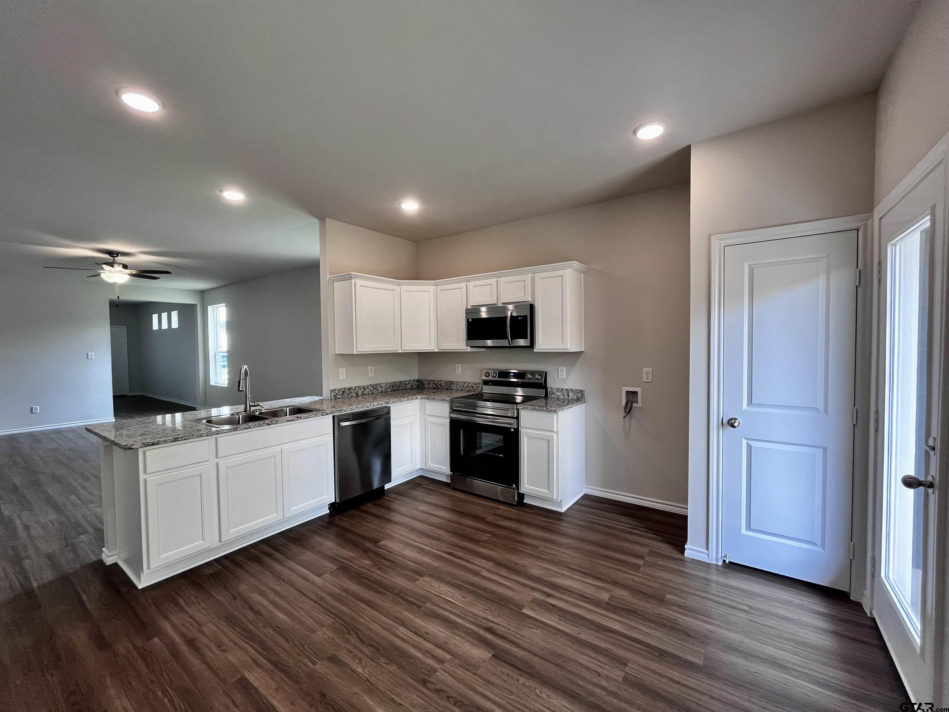 609 Park Central