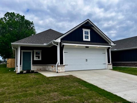 609 Park Central Chandler TX 75758