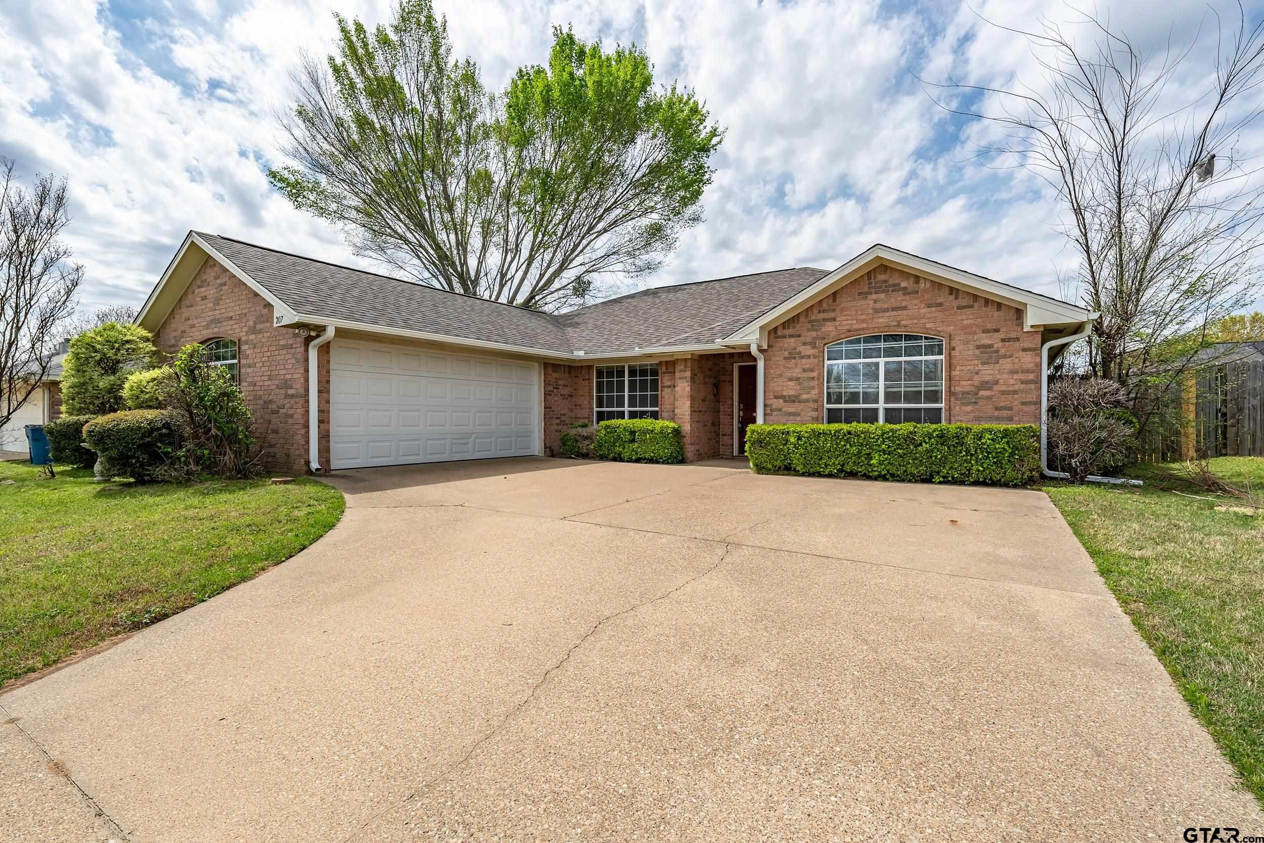 207 Willow Rd.