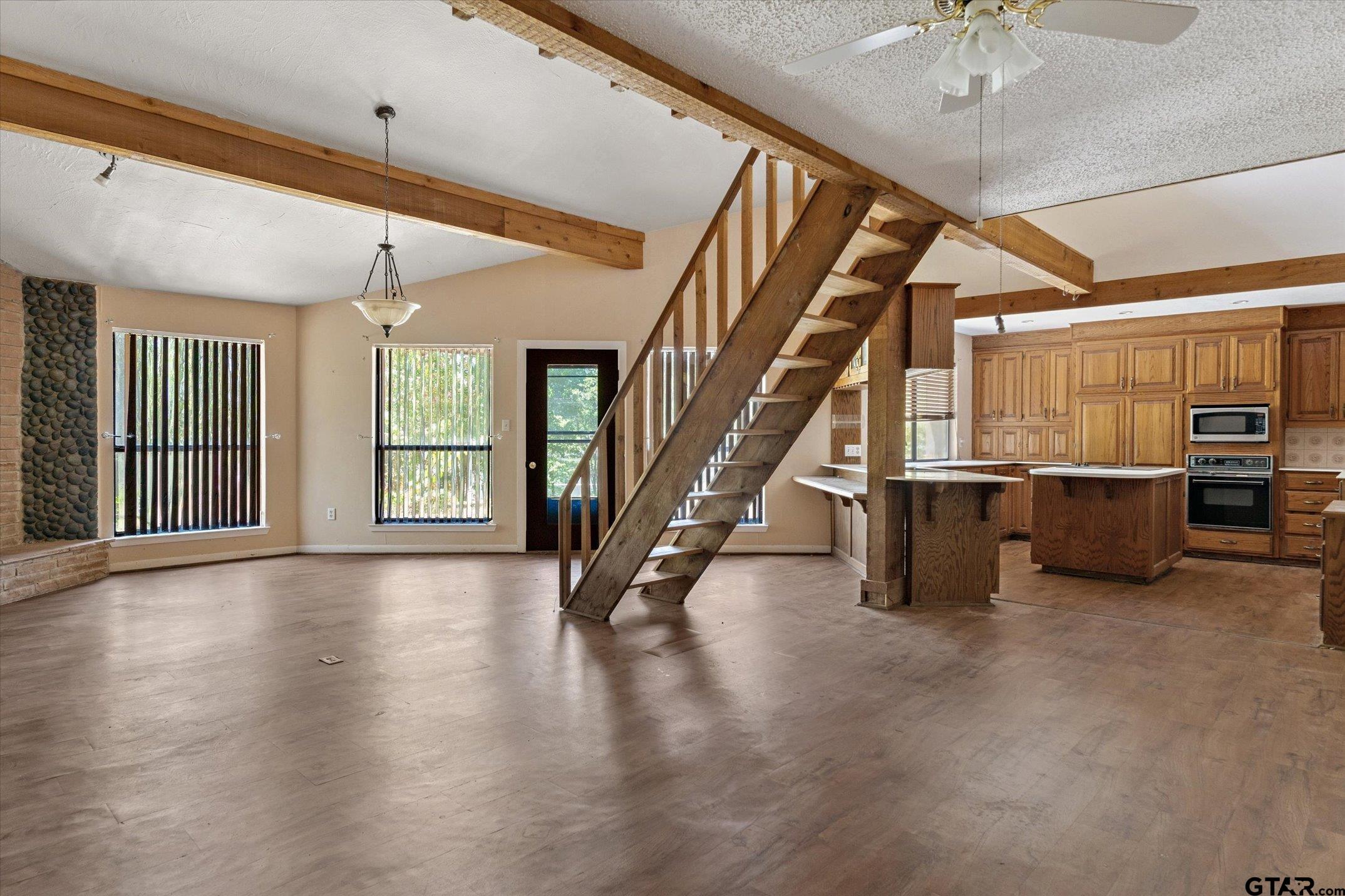 1441 Tanglewood Dr. W