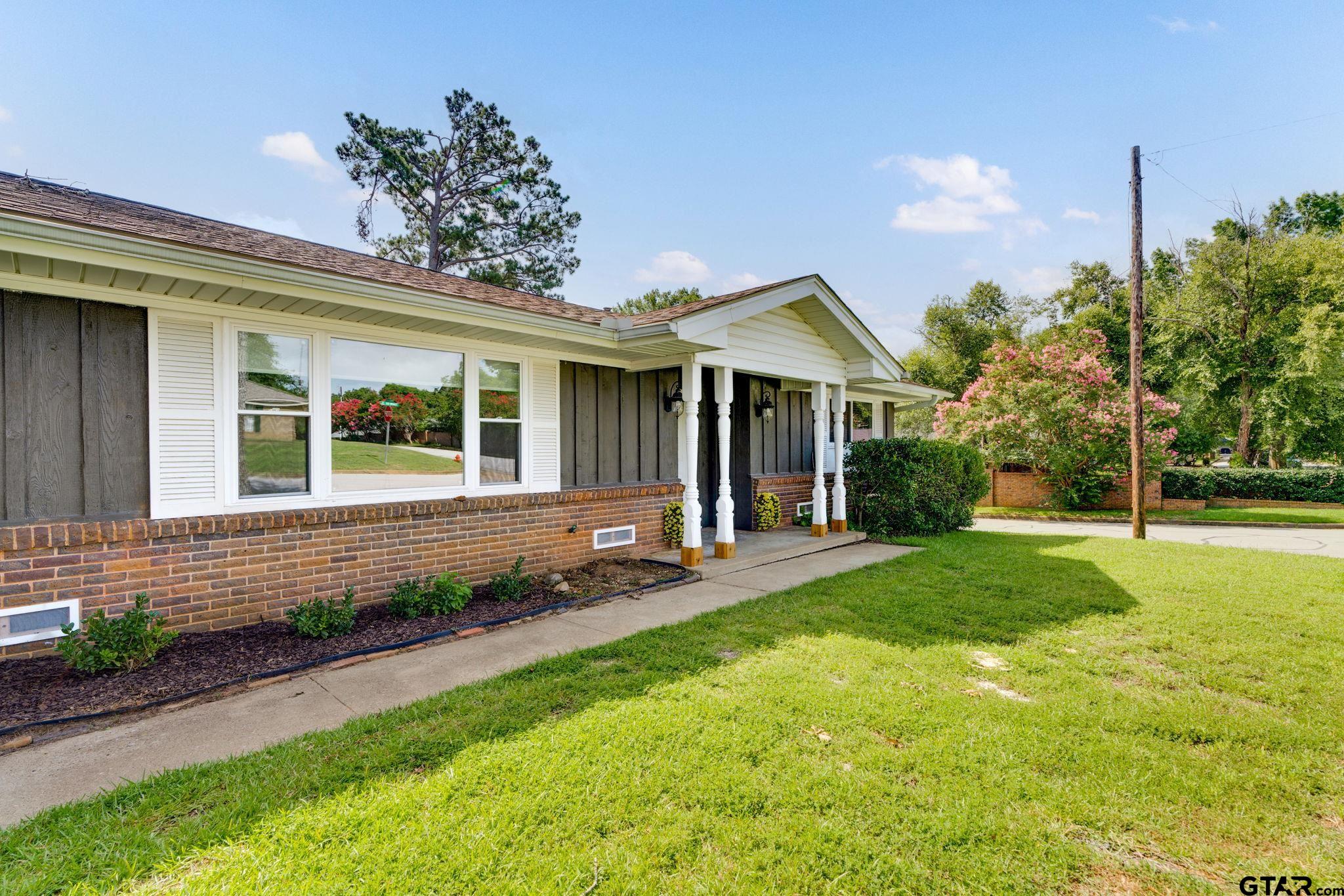 3324 Teakwood Dr