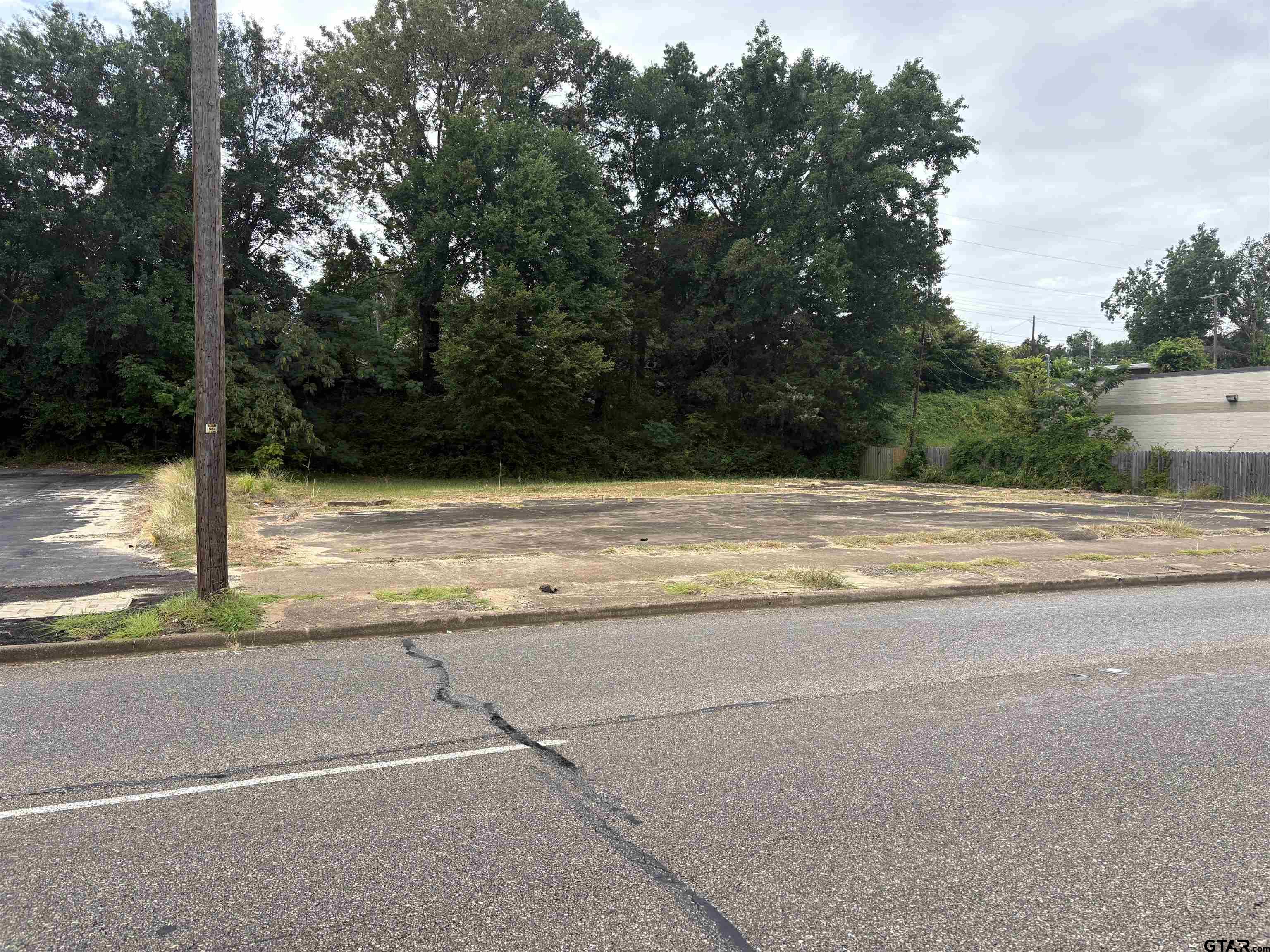 2120 W ERWIN STREET