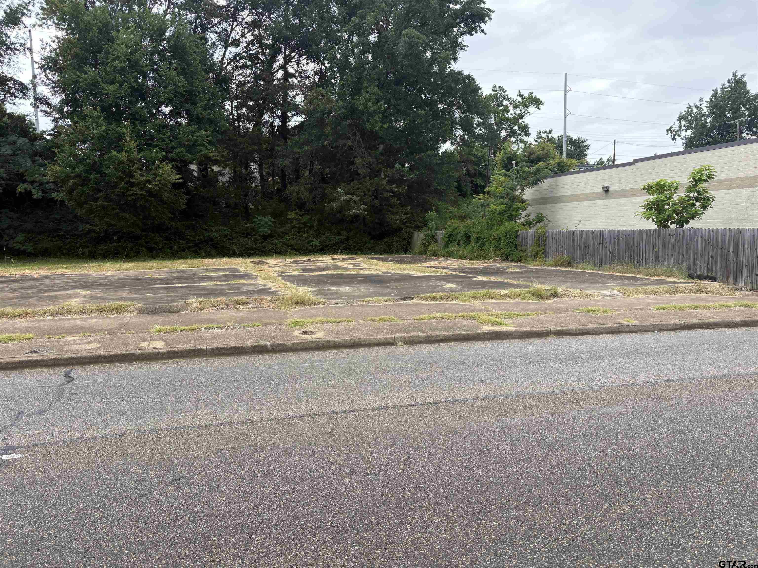 2120 W ERWIN STREET