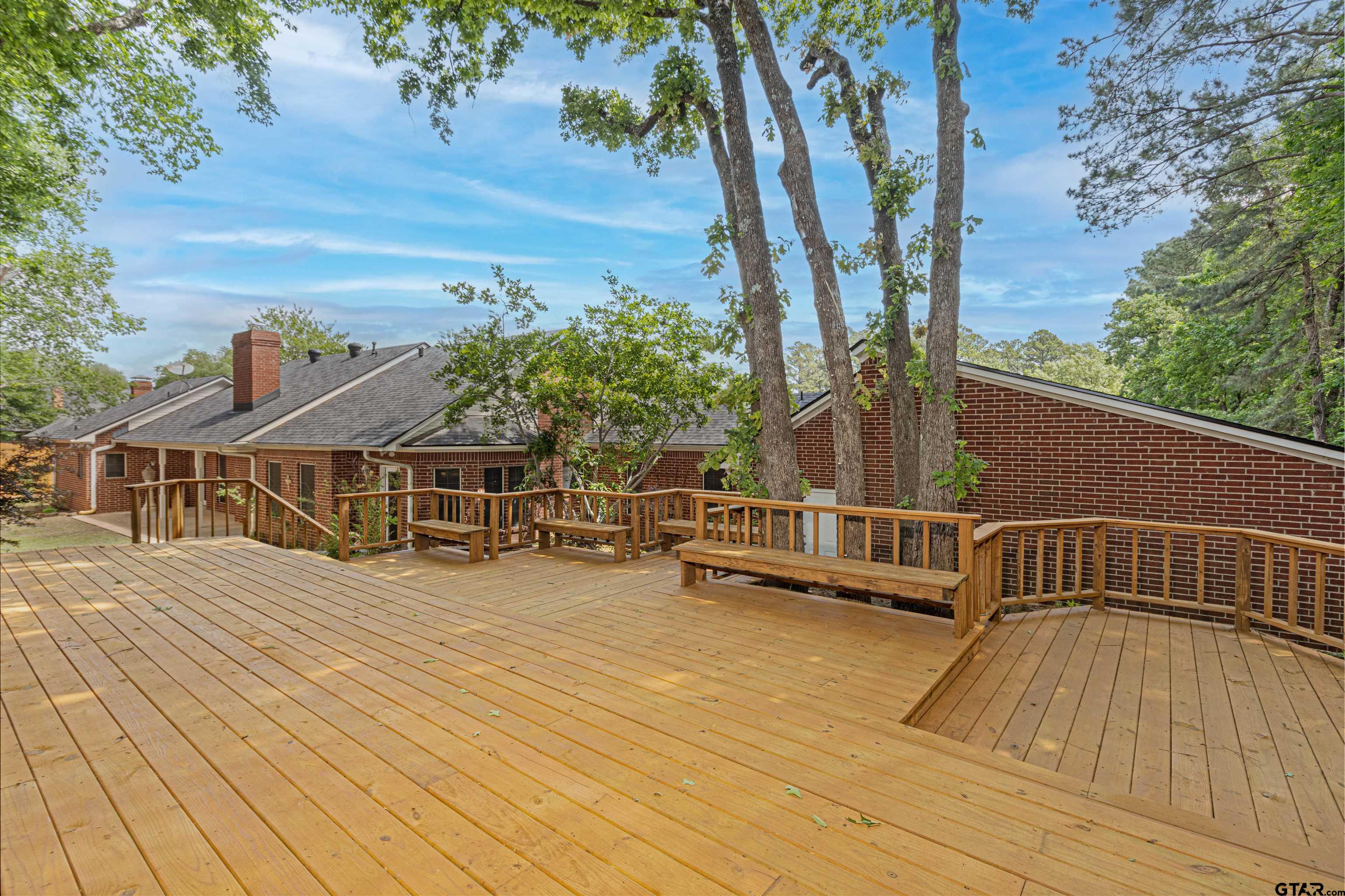 303 Canterbury Ct