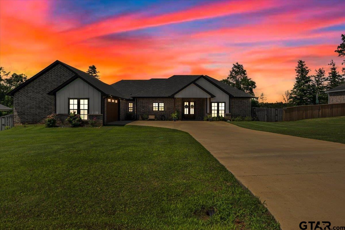 18329 Timber Oaks Dr