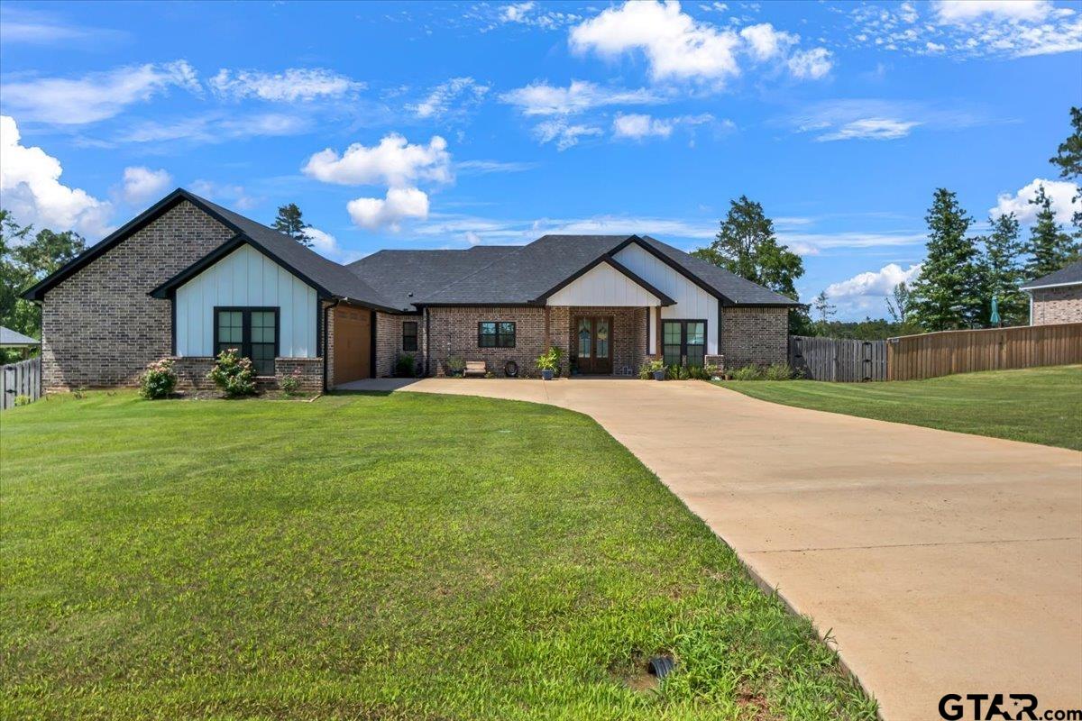 18329 Timber Oaks Dr