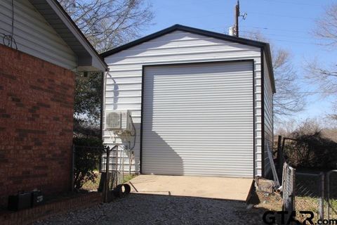 A home in Murchison