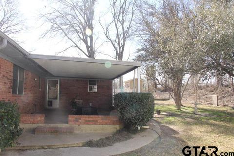 A home in Murchison