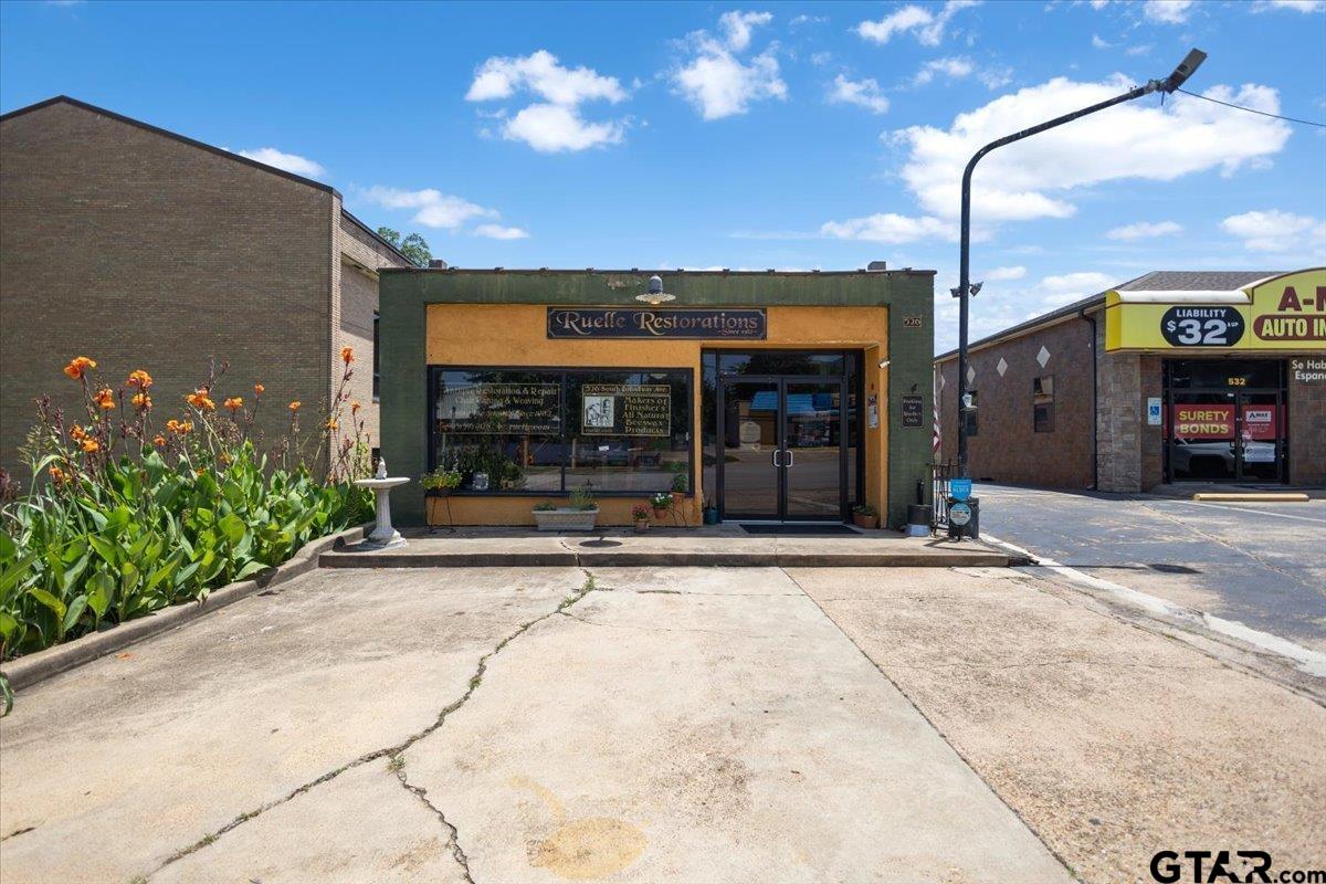 528 S Broadway Avenue