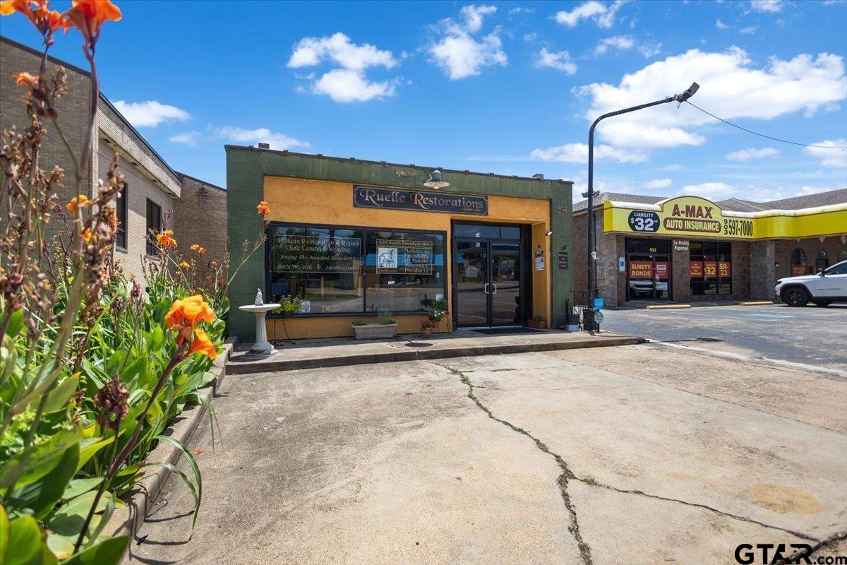 528 S Broadway Avenue