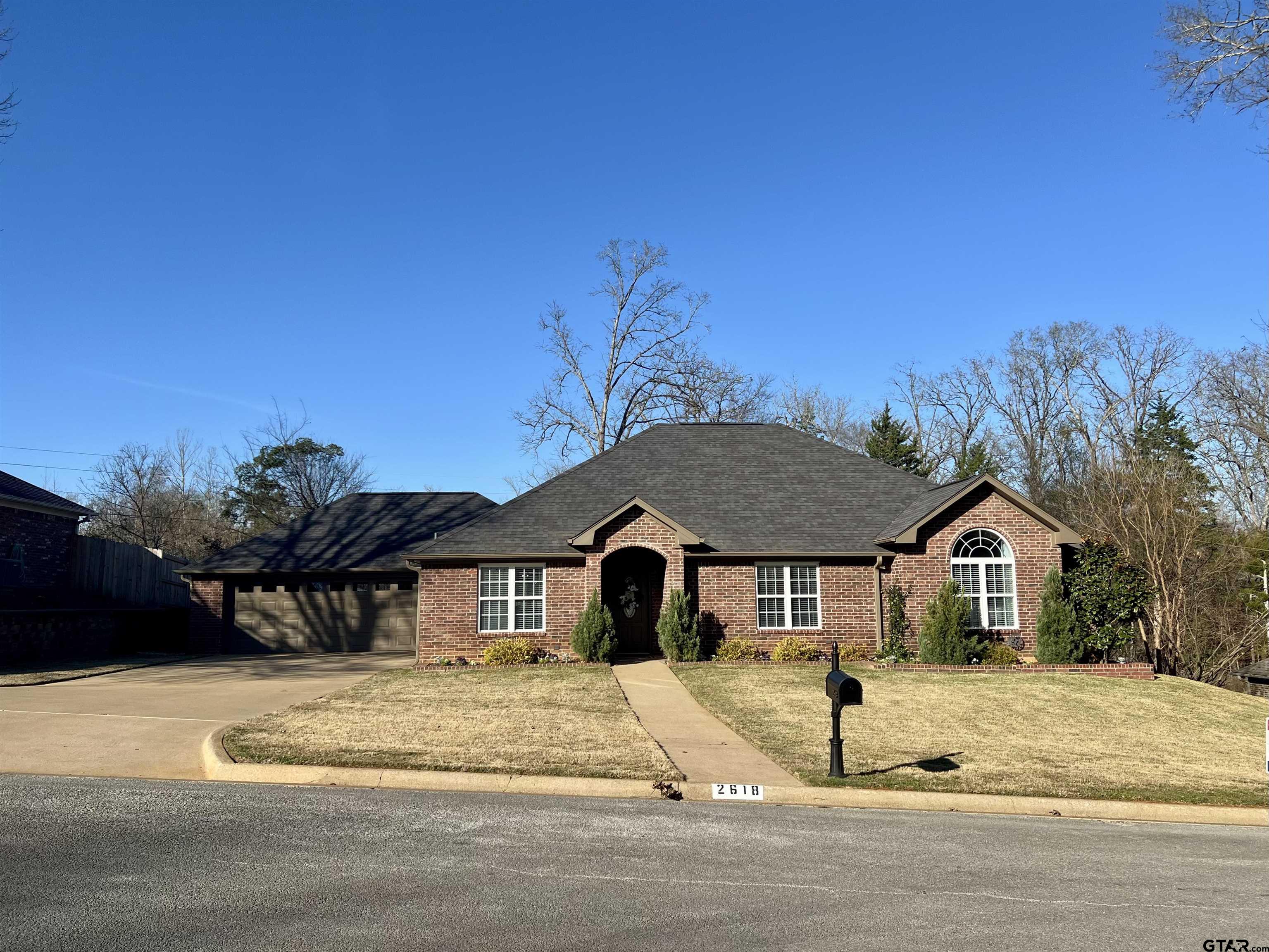 2618 Prestwick Rd