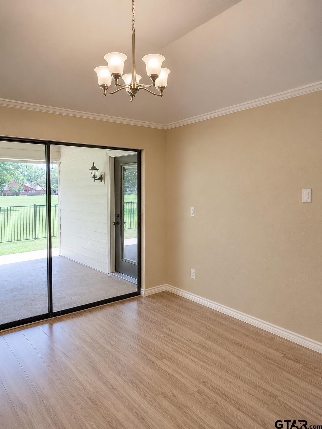 2806 Laurel Oak Dr