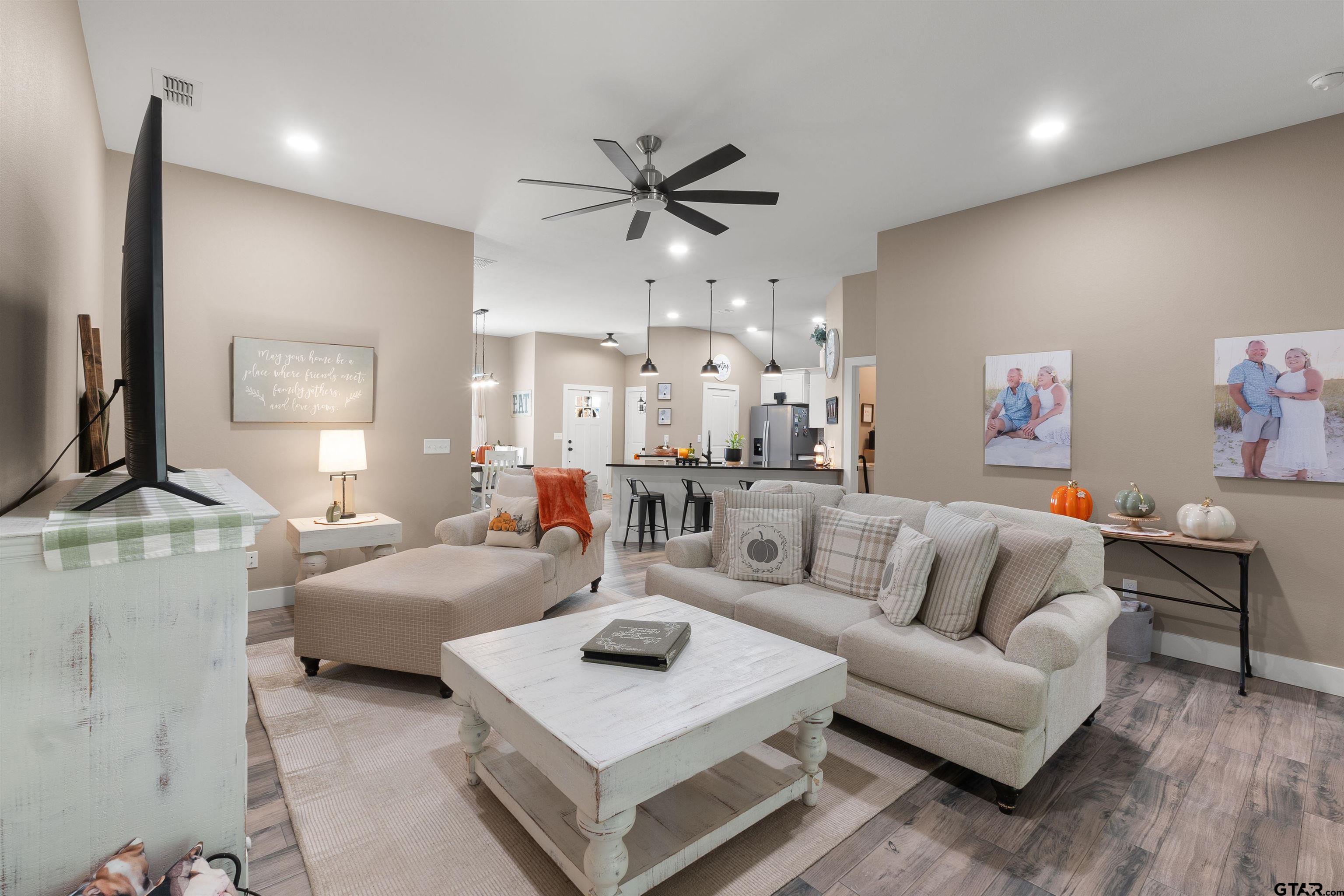 16210 Crossing Circle