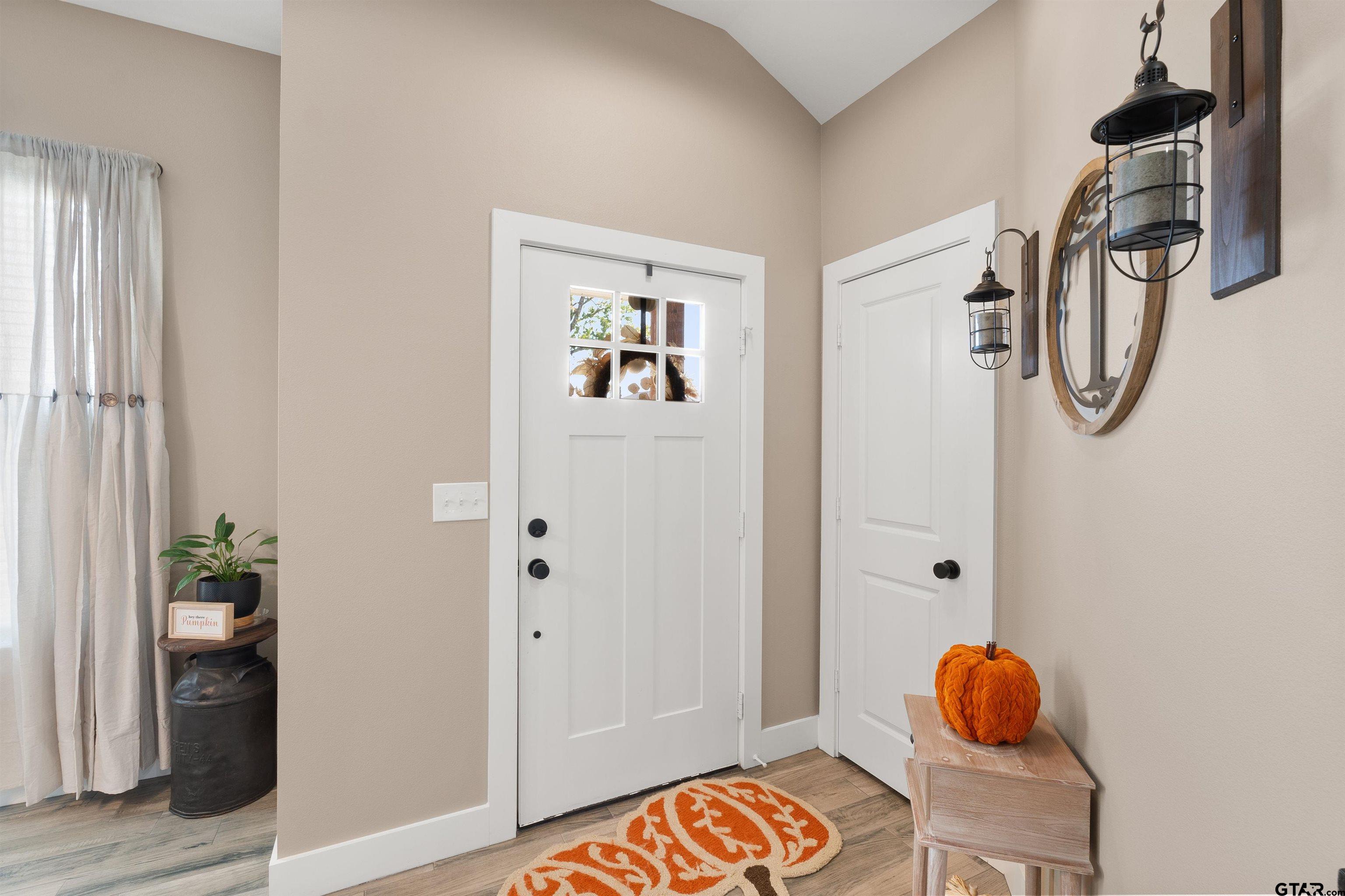 16210 Crossing Circle