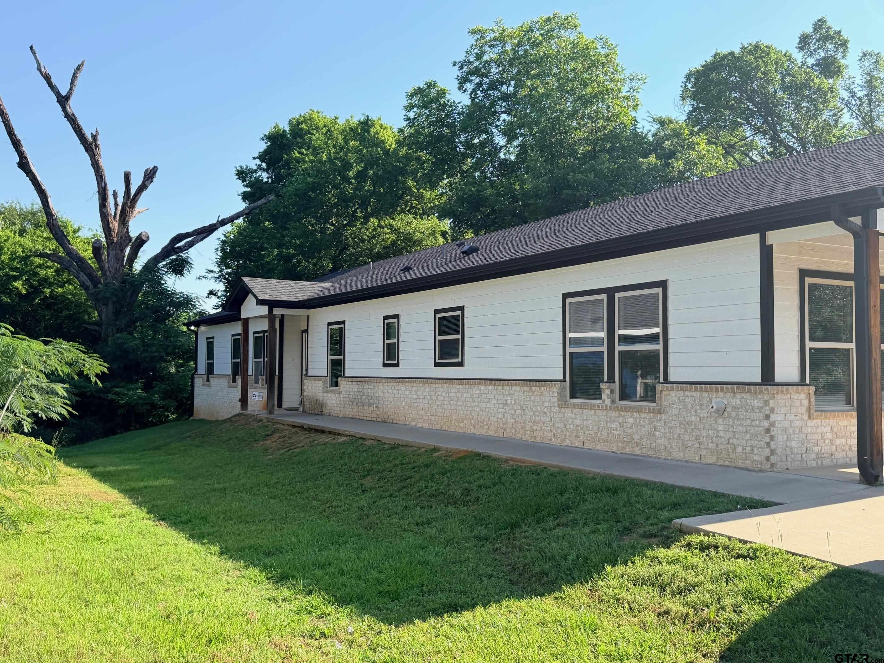 501 W Vance