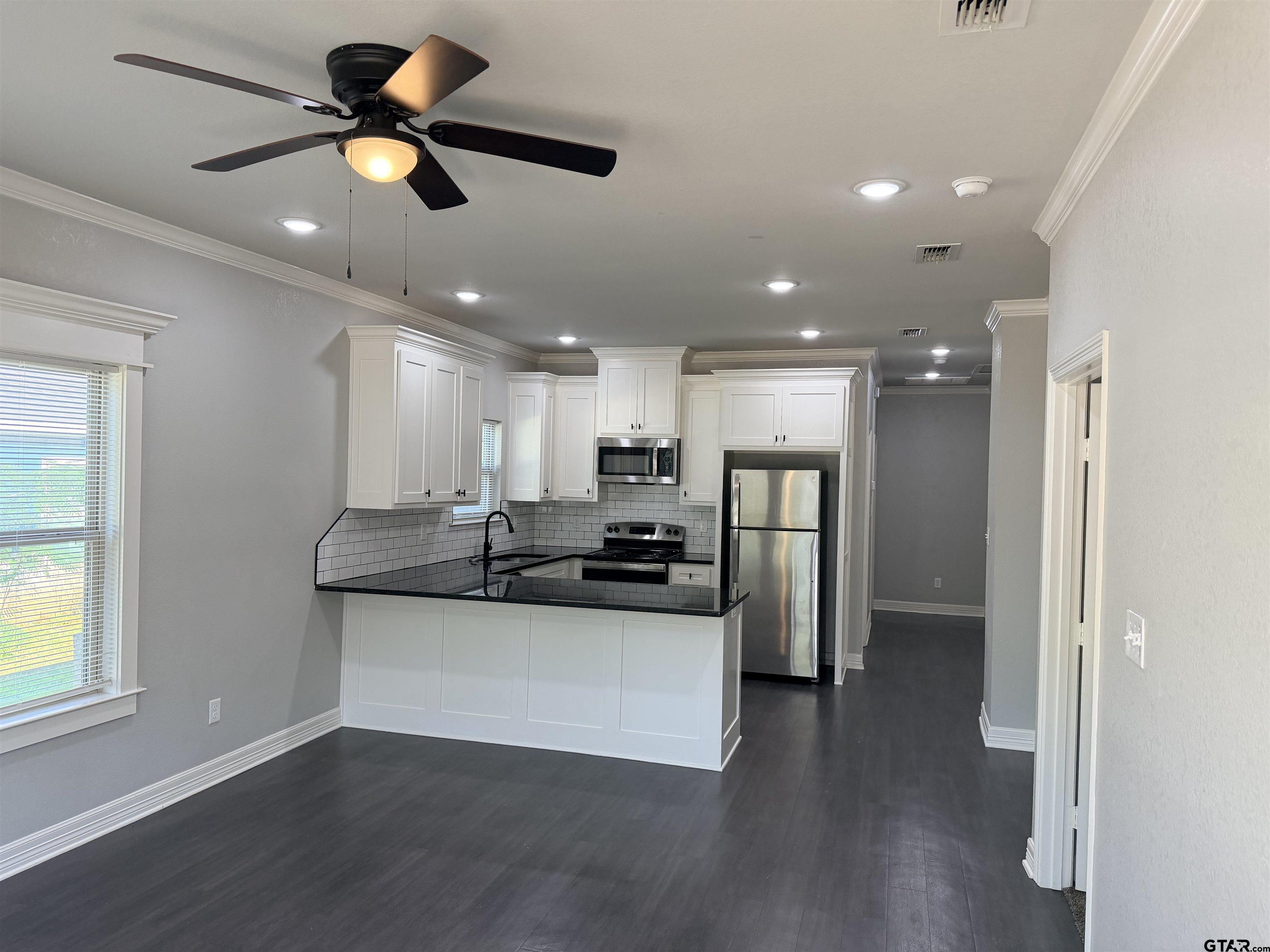 501 W Vance
