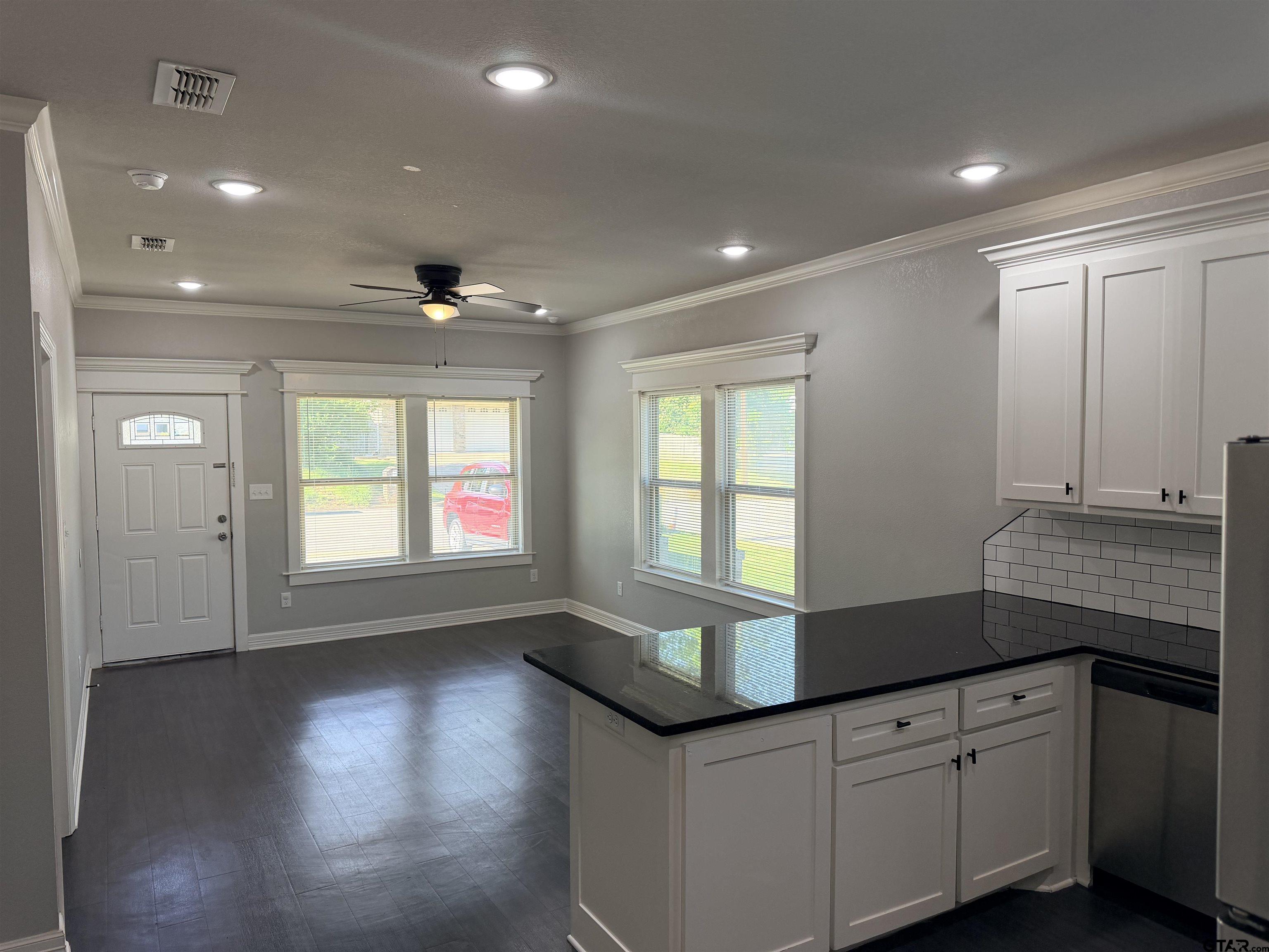 501 W Vance