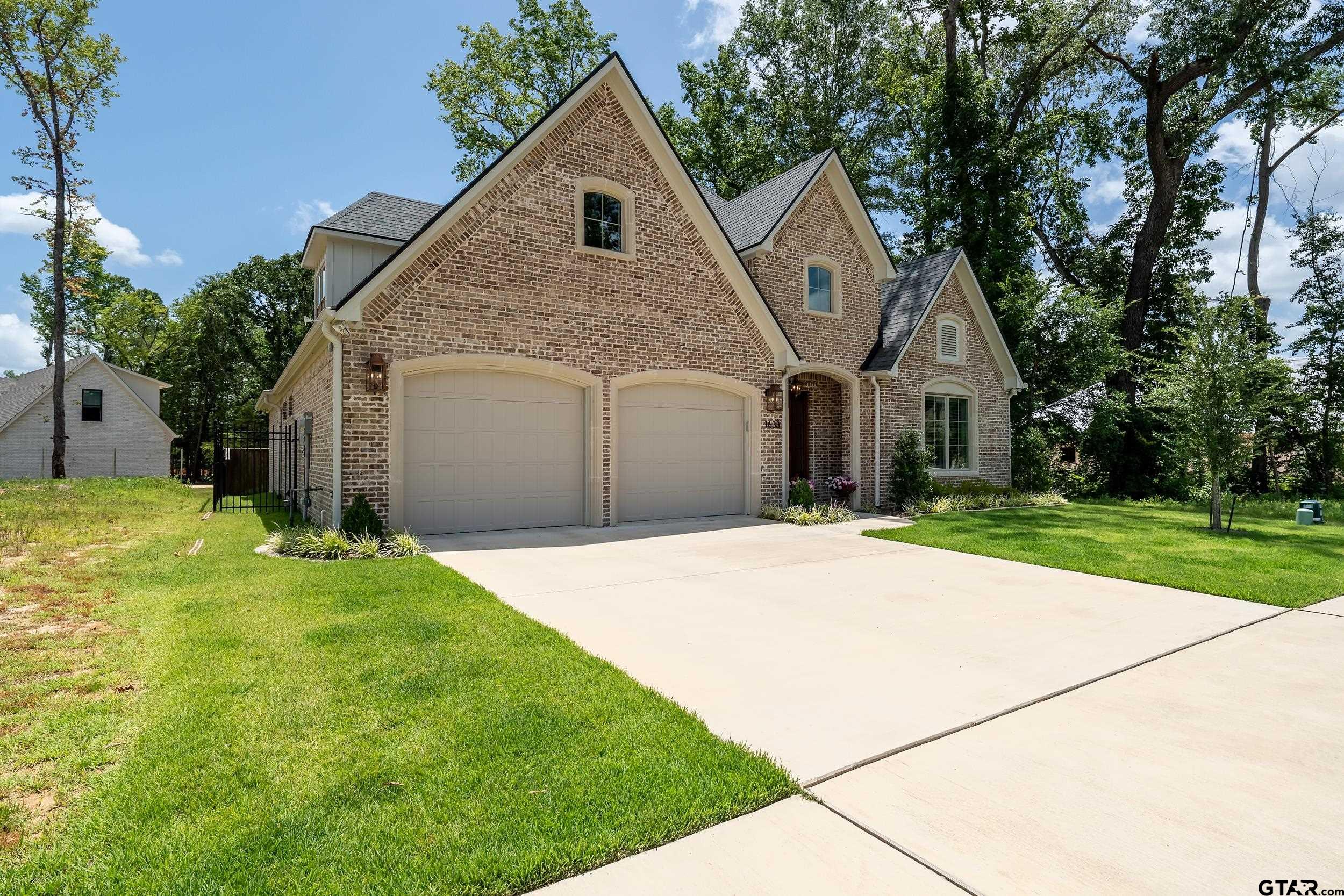 1633 Legacy Ct