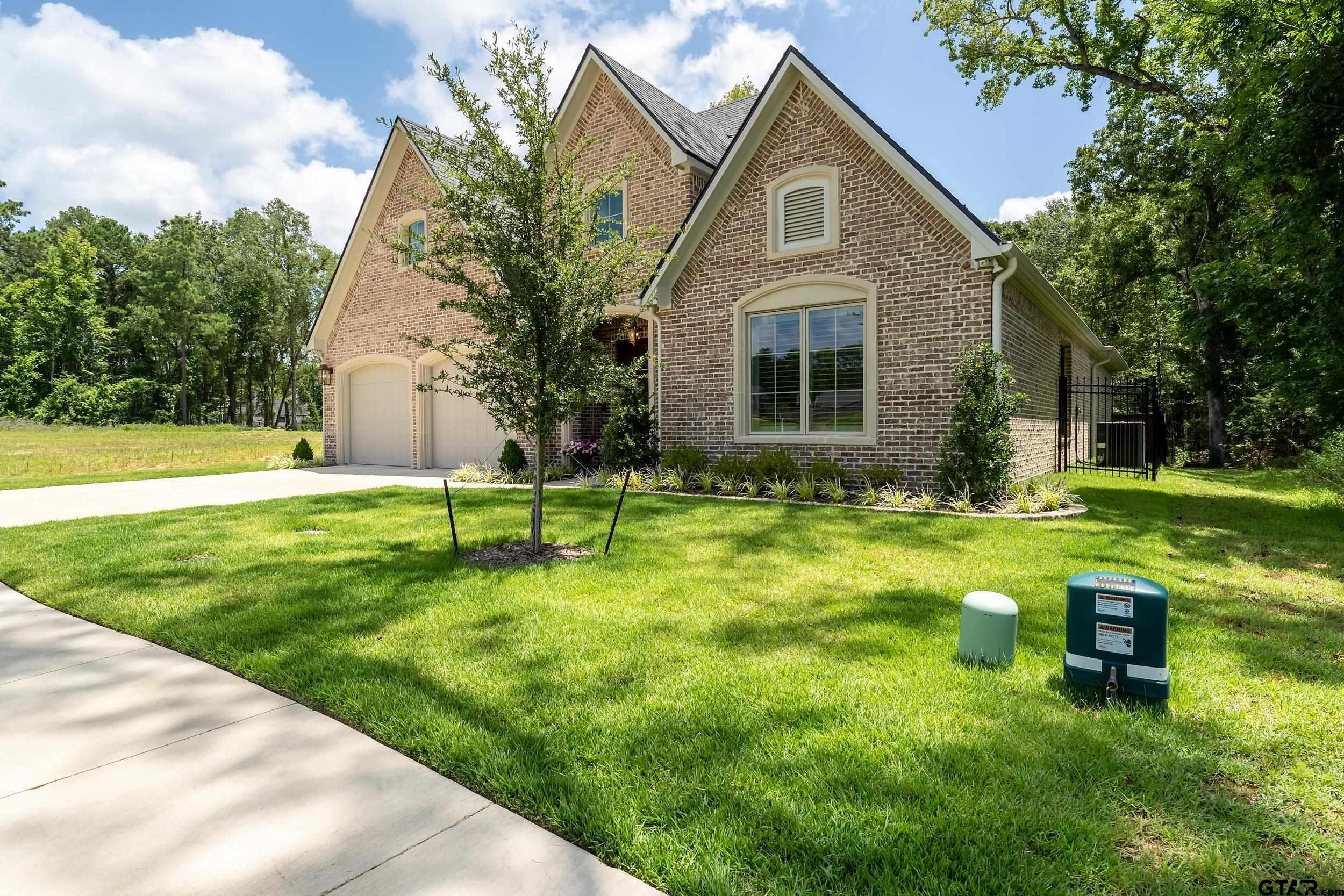1633 Legacy Ct