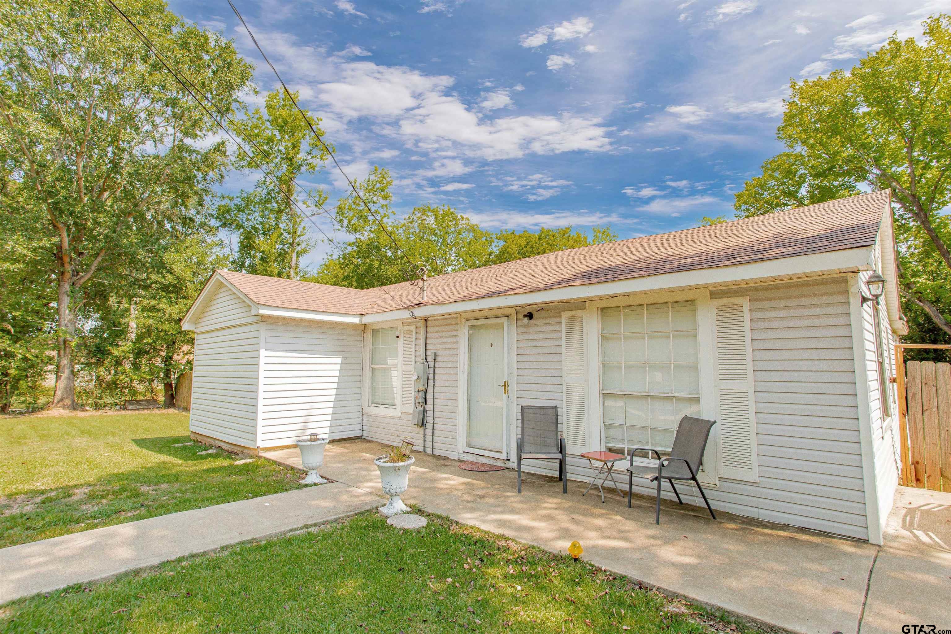 1706 & 1708 S Lake Harris Rd