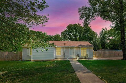 1706 & 1708 S Lake Harris Rd White Oak TX 75693