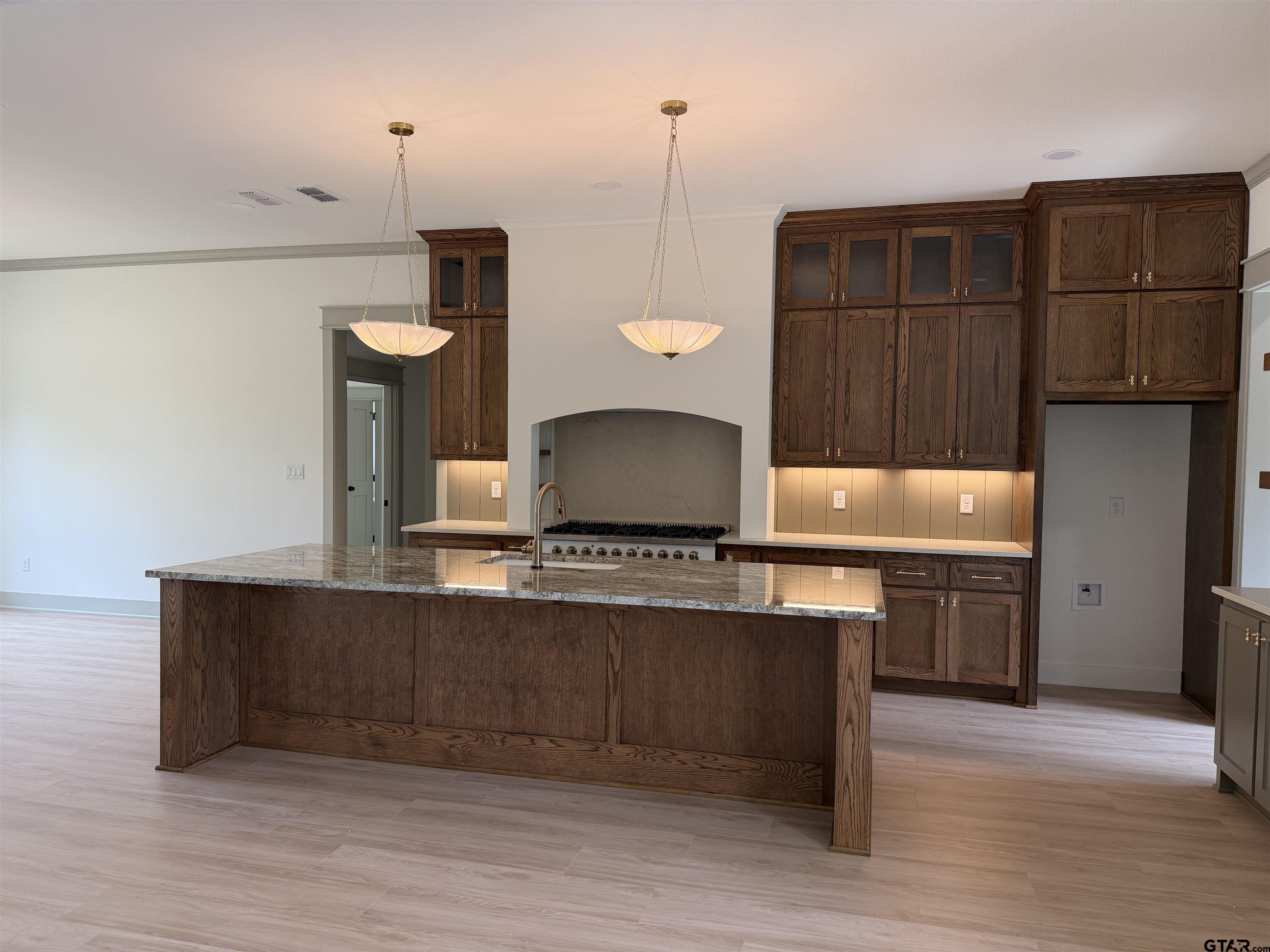 14009 Hidden Brook Ln