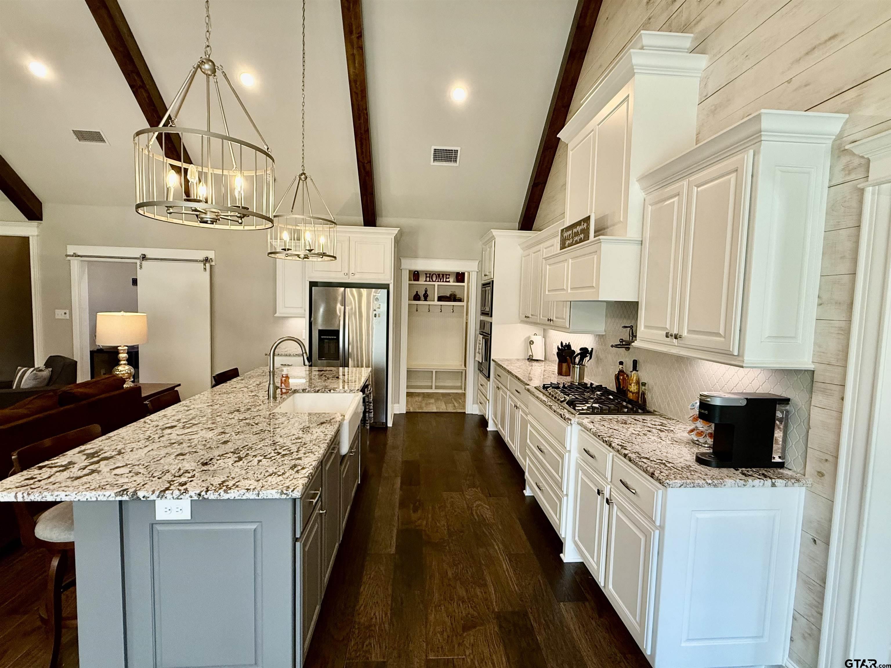 2248 Pinnacle Circle