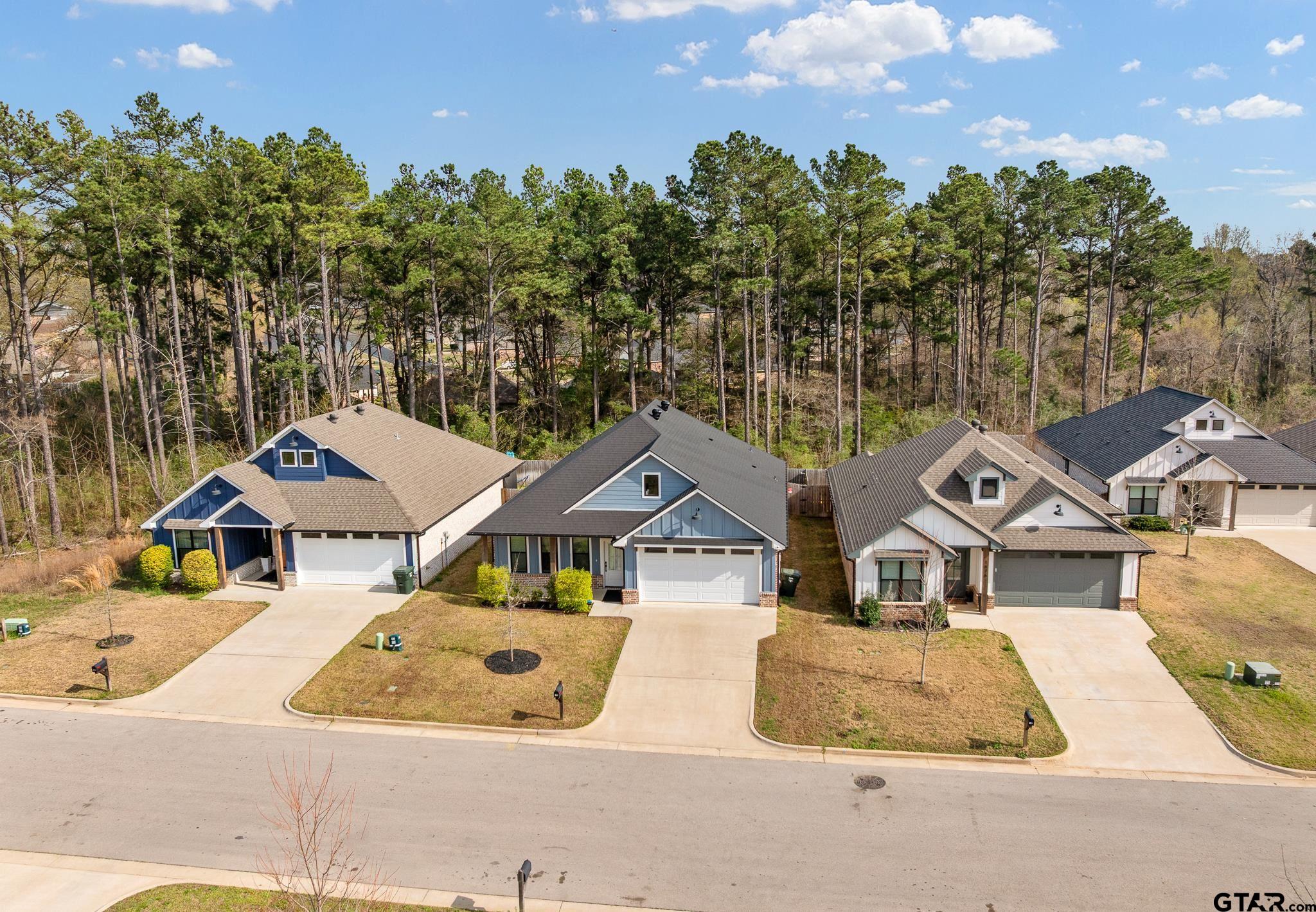 1672 Alamo Crossing