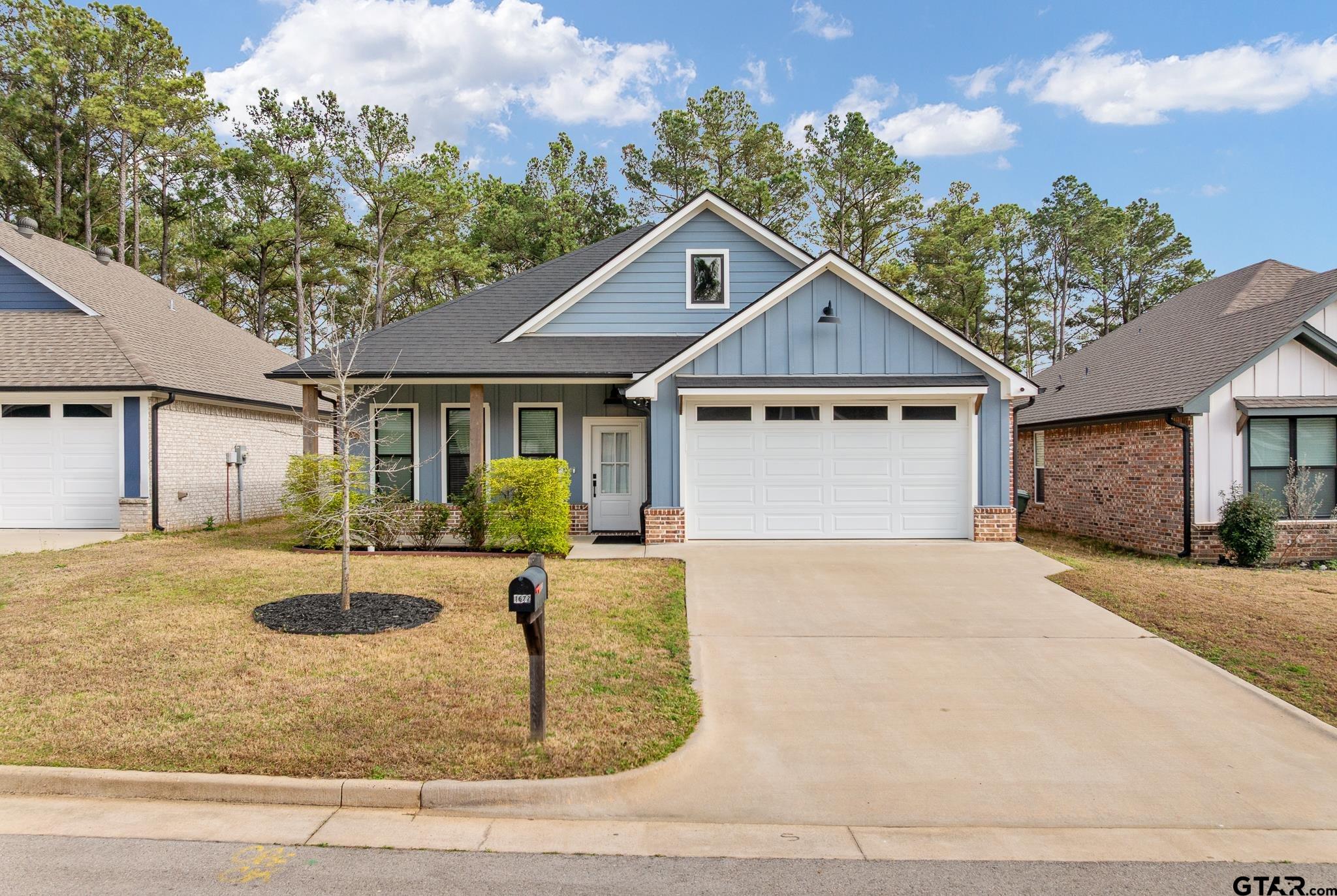 1672 Alamo Crossing