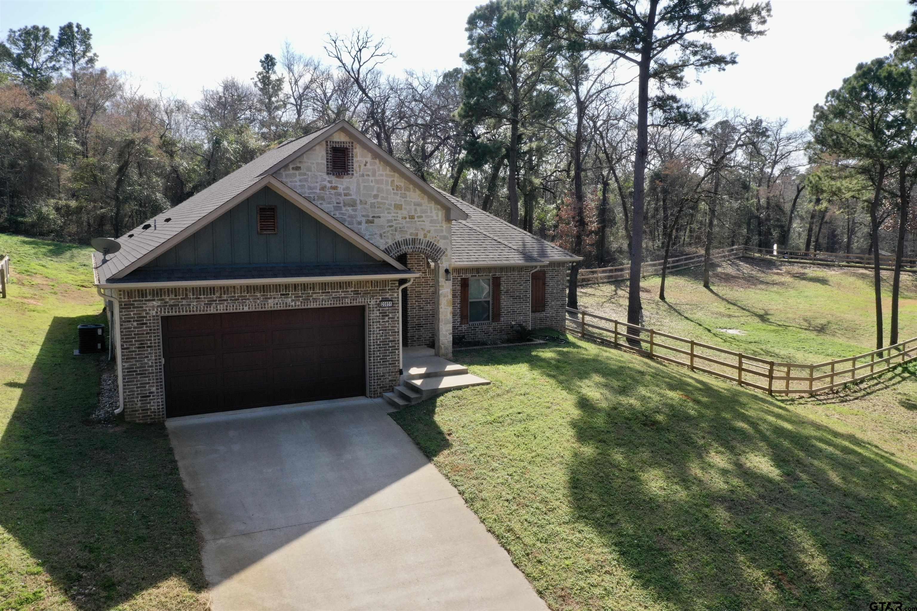 20851 Lakeview Dr.