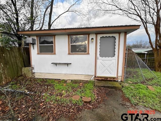 Mineola, Texas 75773, United States, 3 Bedrooms Bedrooms, ,2 BathroomsBathrooms,Residential,Active,92817