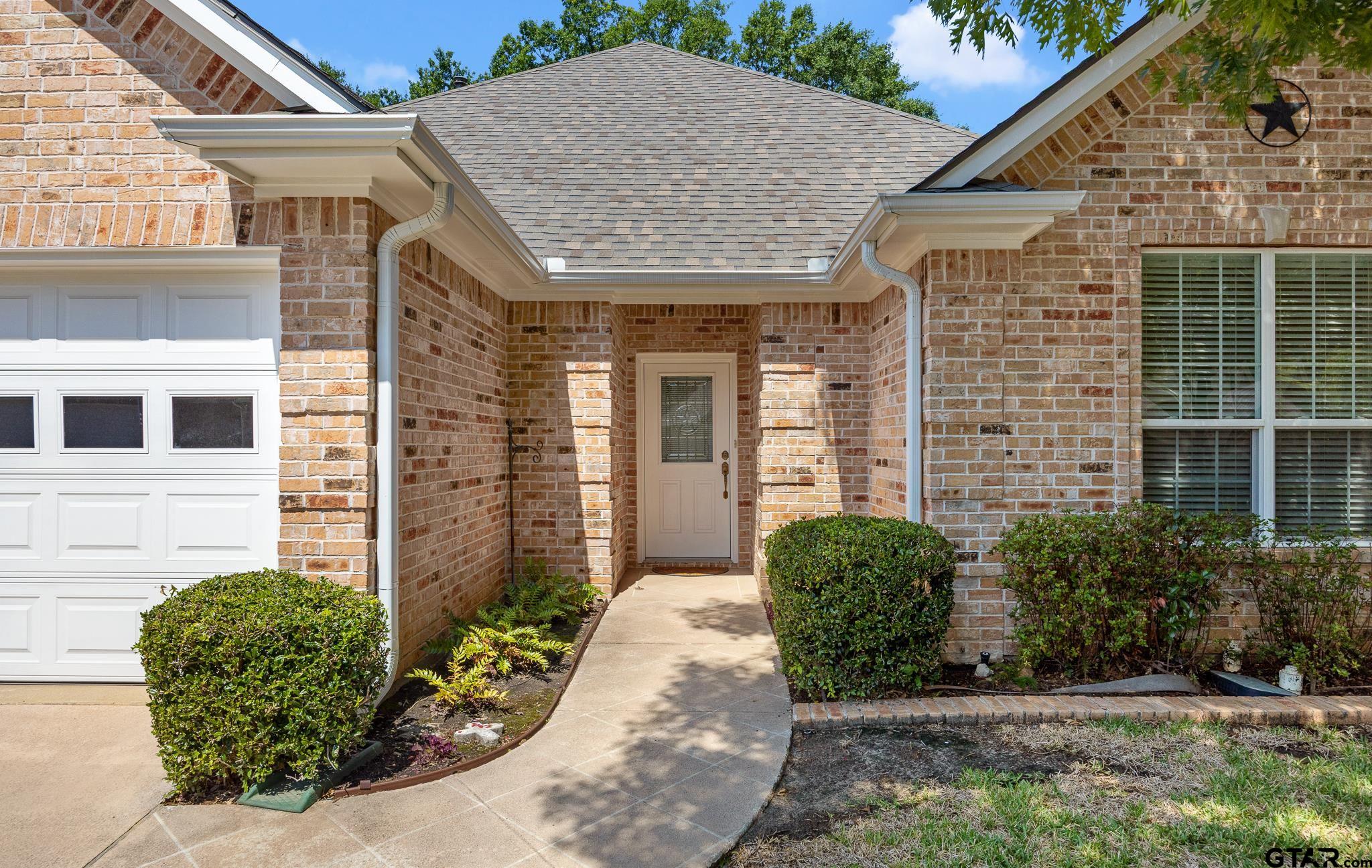5817 Cross Creek Cir